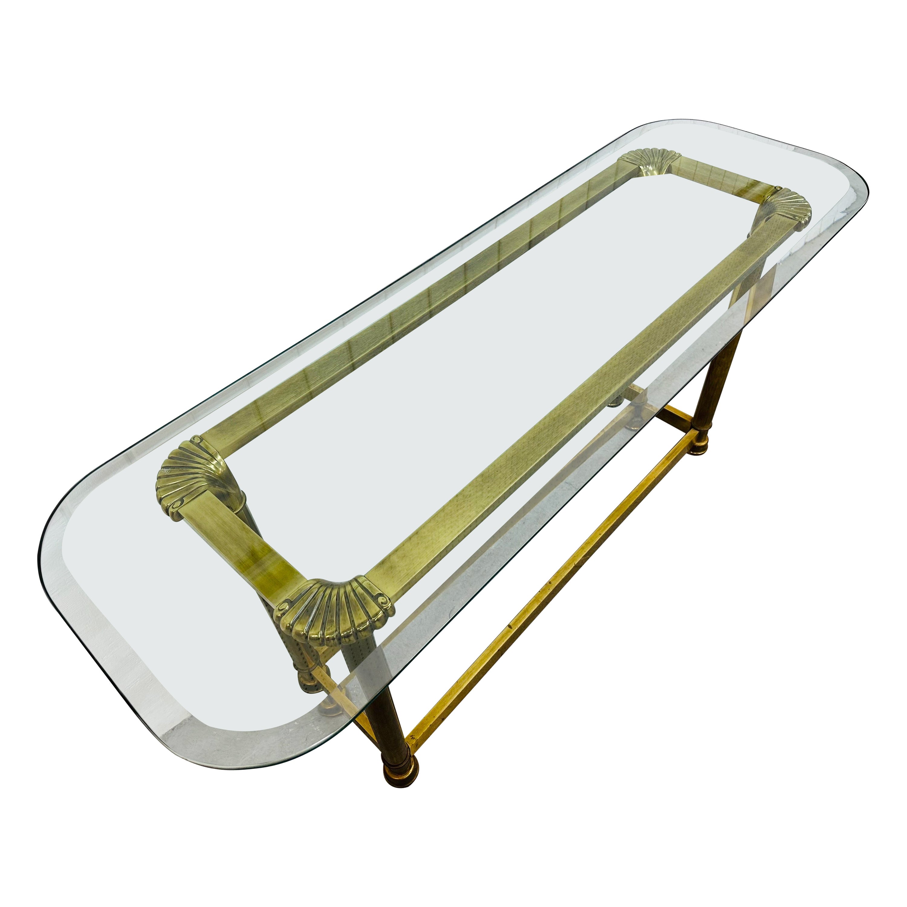 Tavolo da divano in ottone e vetro in stile Mastercraft vintage in vendita