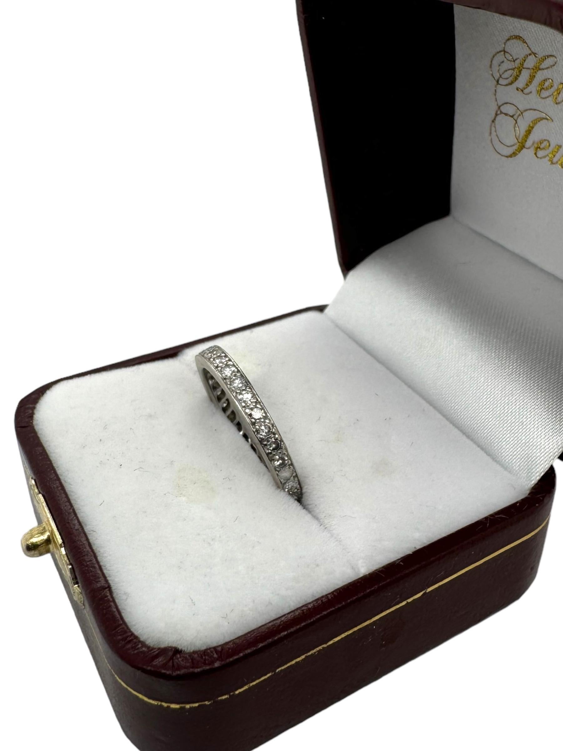 Vintage By, fasce per l'eternità in platino con diamanti, misura 6,5 in vendita 3
