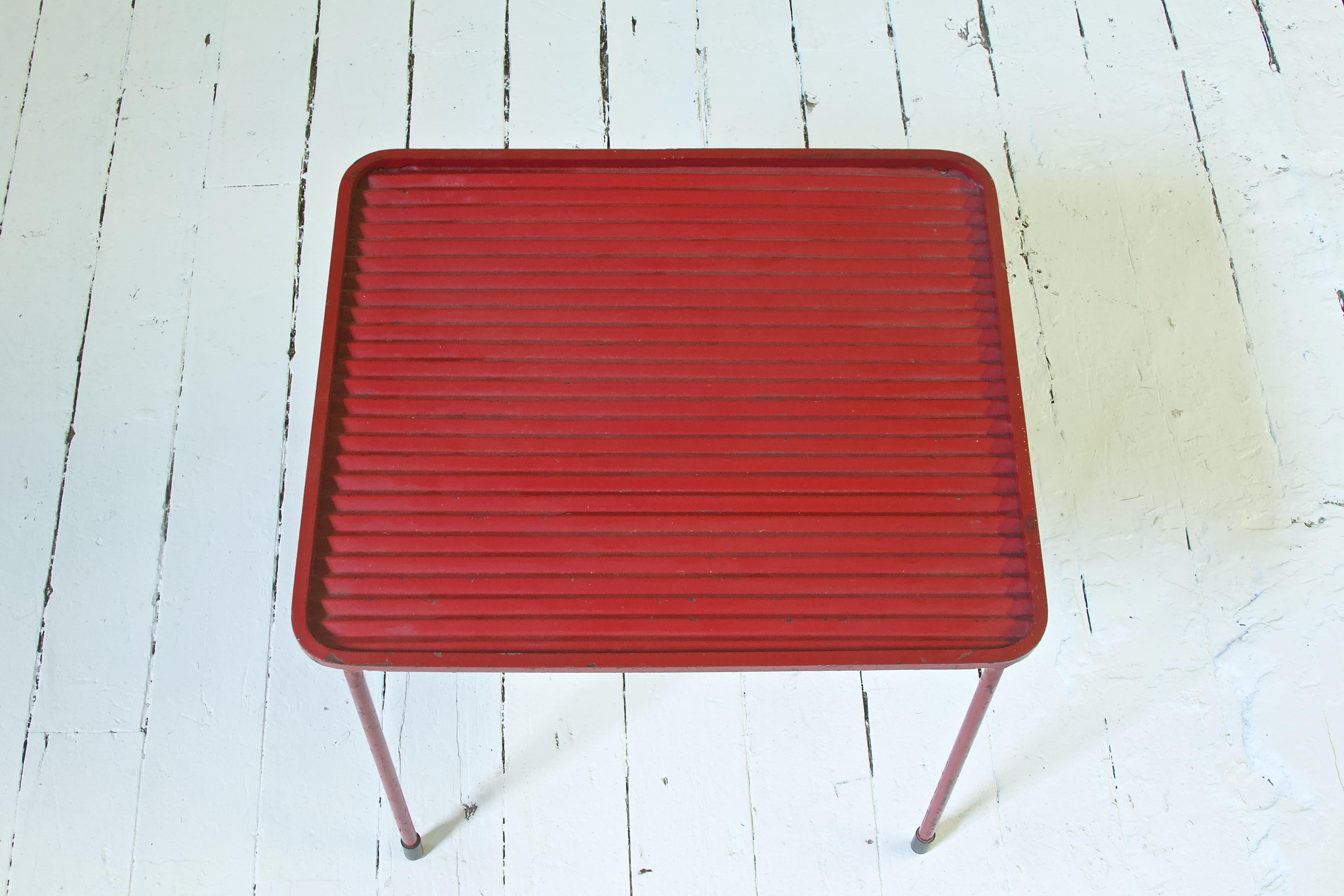 French Vintage Mathieu Matégot Red-Painted Corrugated Steel Side Table, France, 1950s