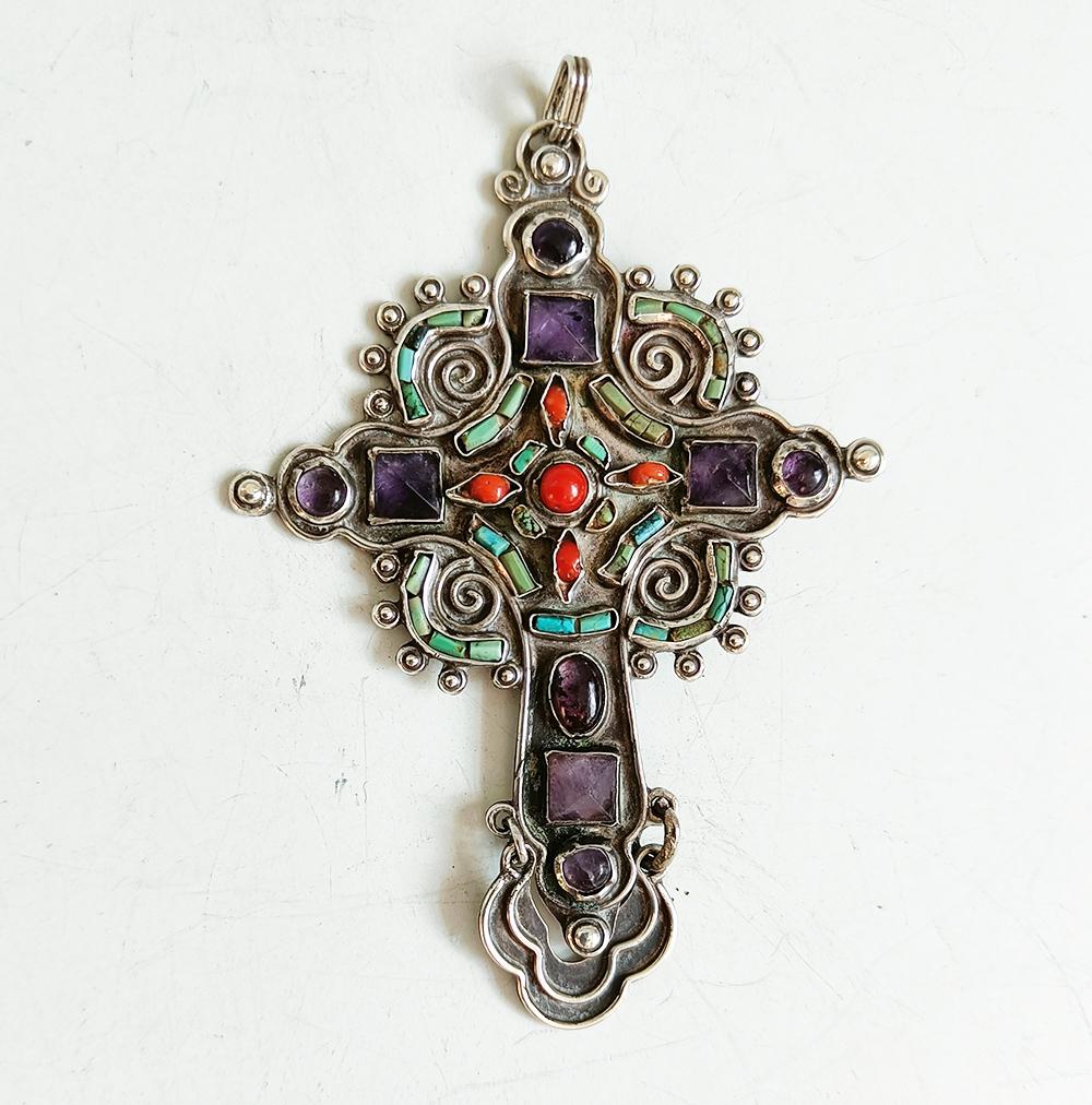 Hand-Crafted Vintage MATL Matilde Poulat Gemstone Inlaid Silver Cross – Taxco Mexico, 1950s For Sale