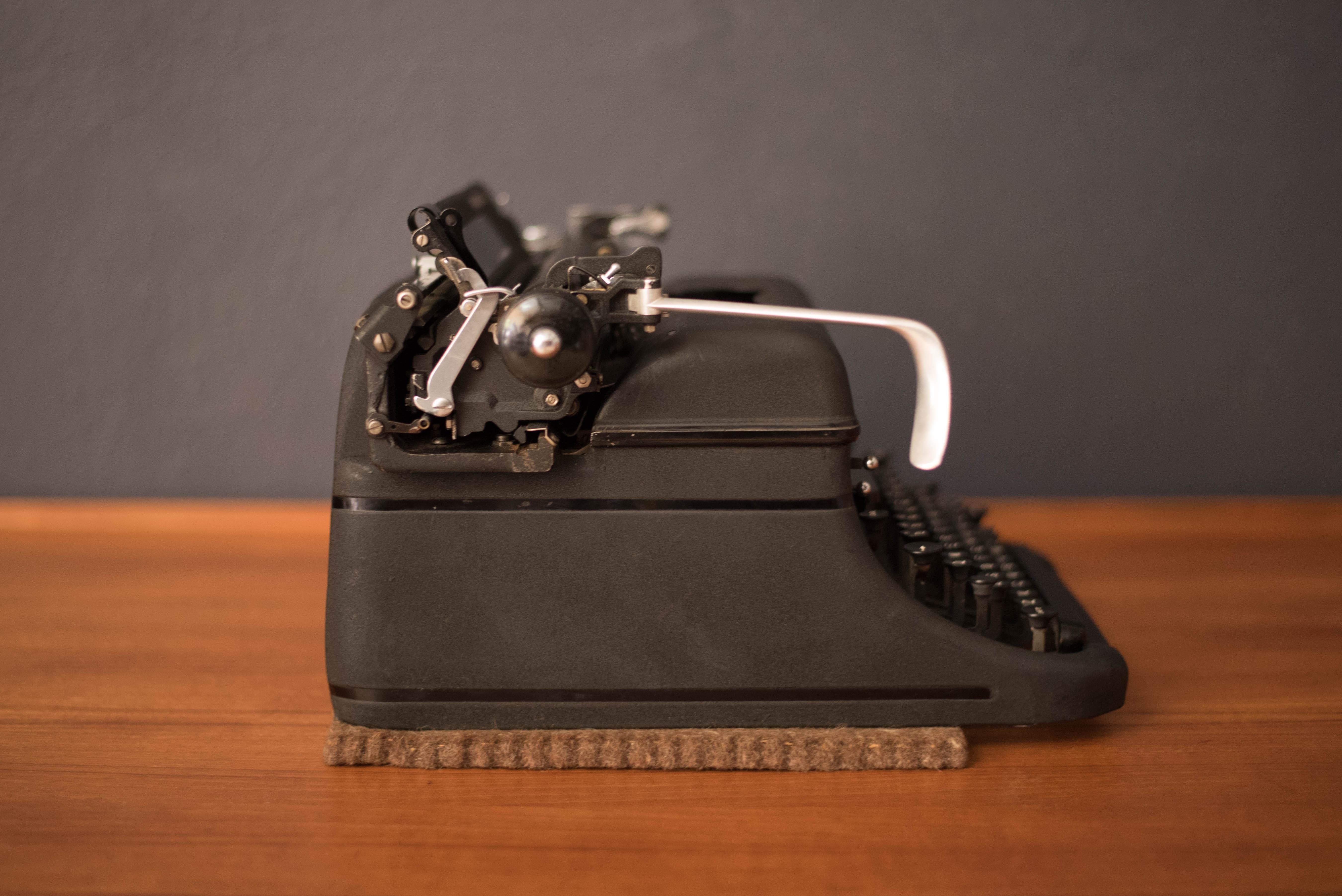 Art Deco Vintage Matte Black Remington Rand Model 17 Typewriter
