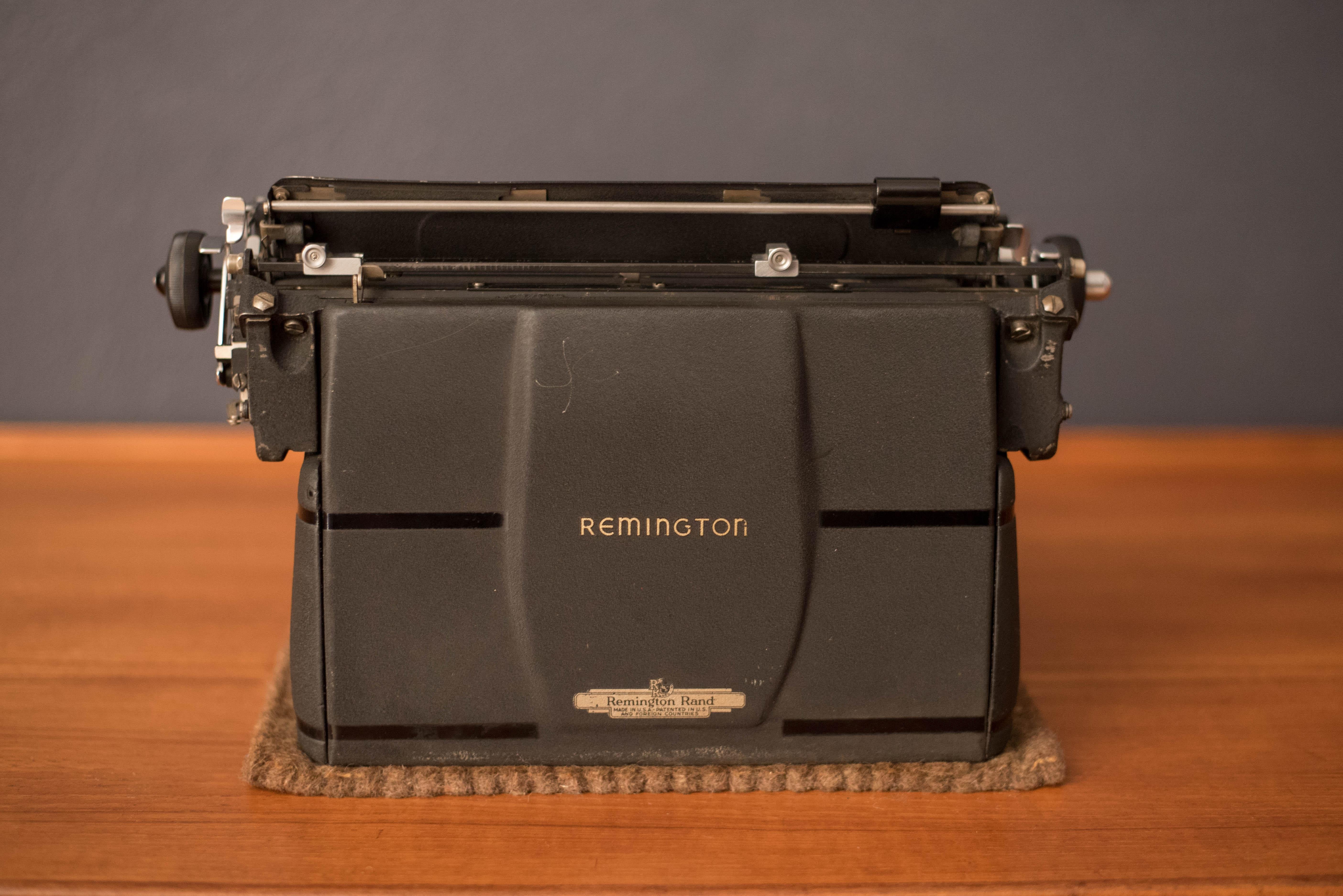 American Vintage Matte Black Remington Rand Model 17 Typewriter