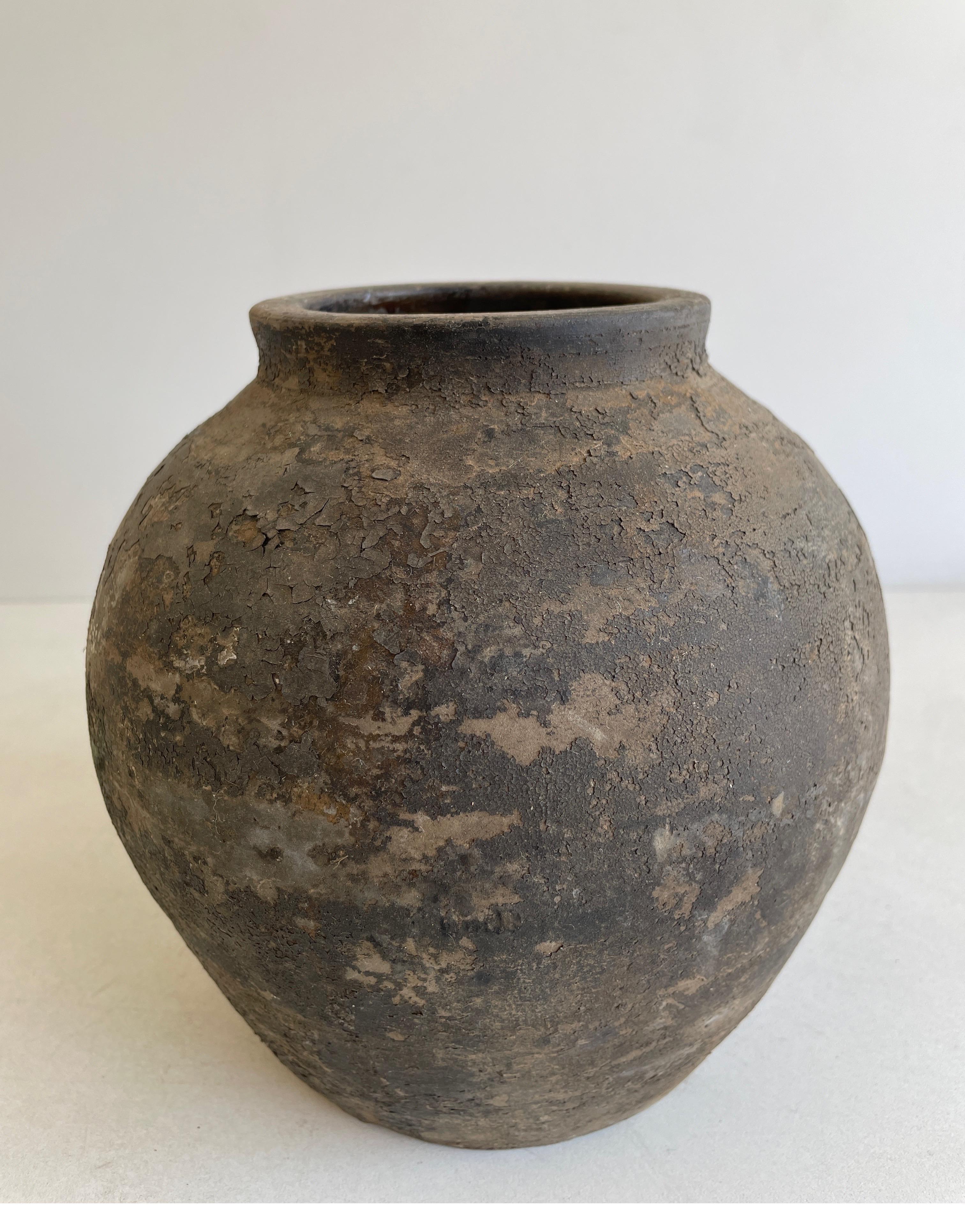 20ième siècle Pot décoratif vintage en poterie à l'huile argile mate 