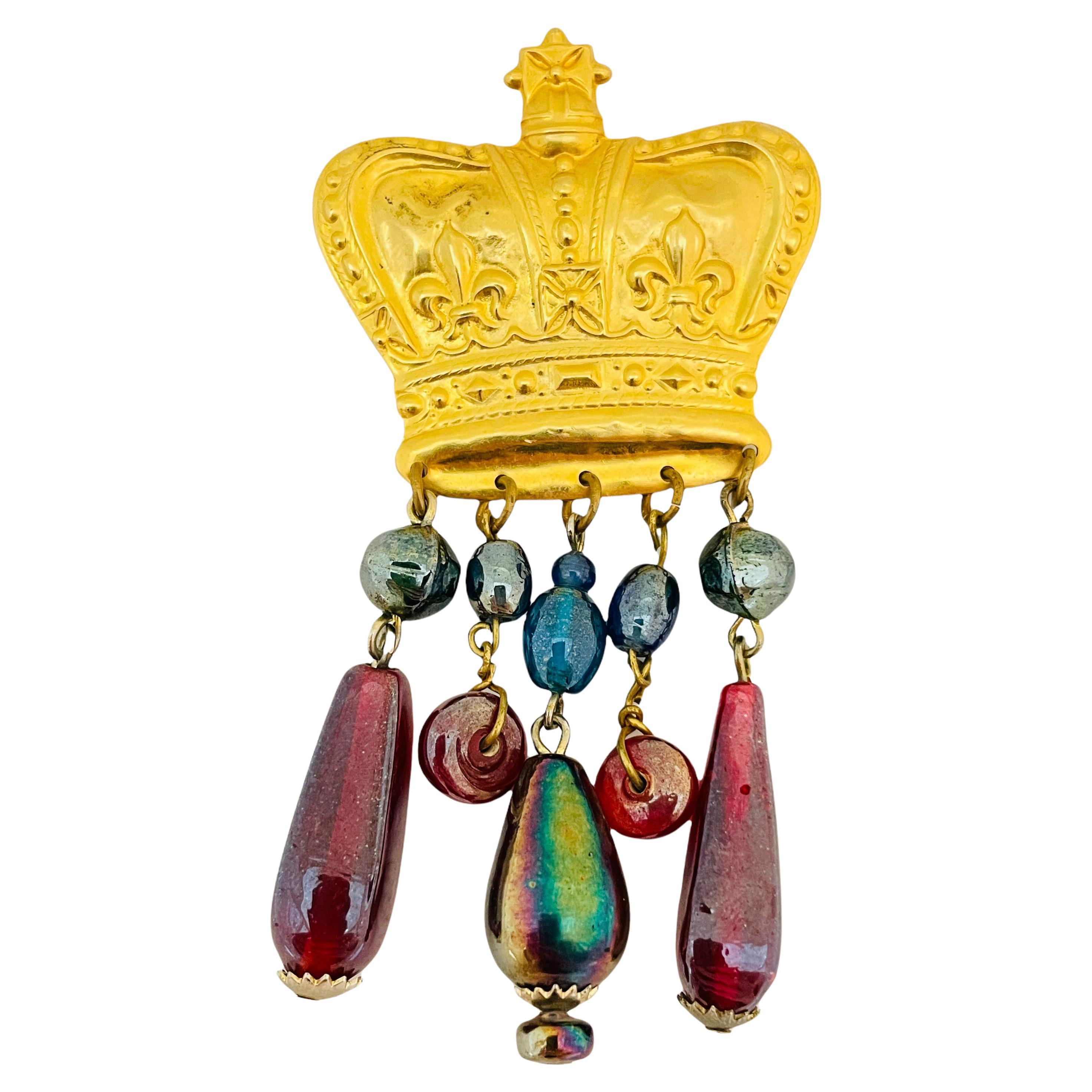 Vintage matte gold crown glass dangle brooch For Sale