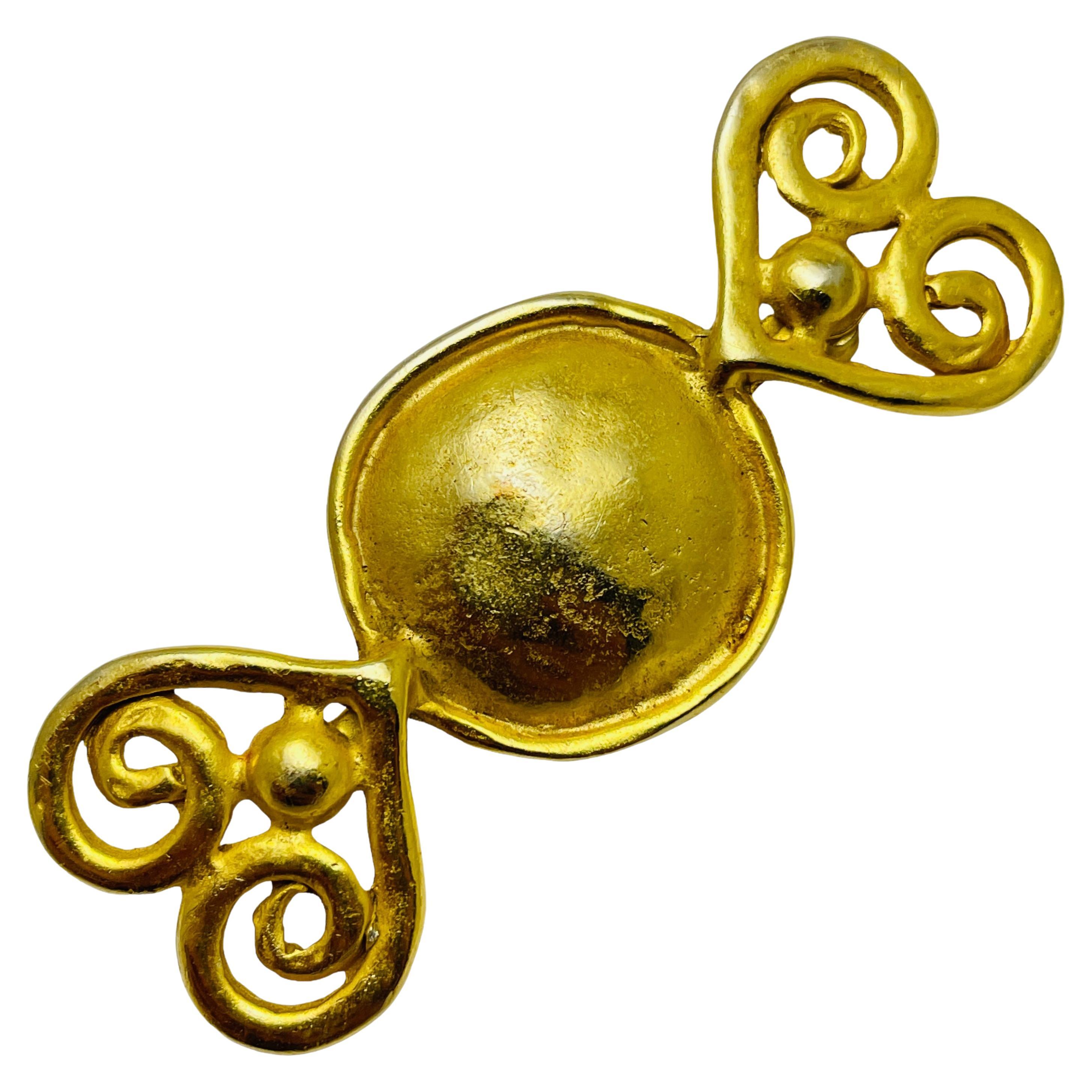 Vintage matte gold heart designer brooch