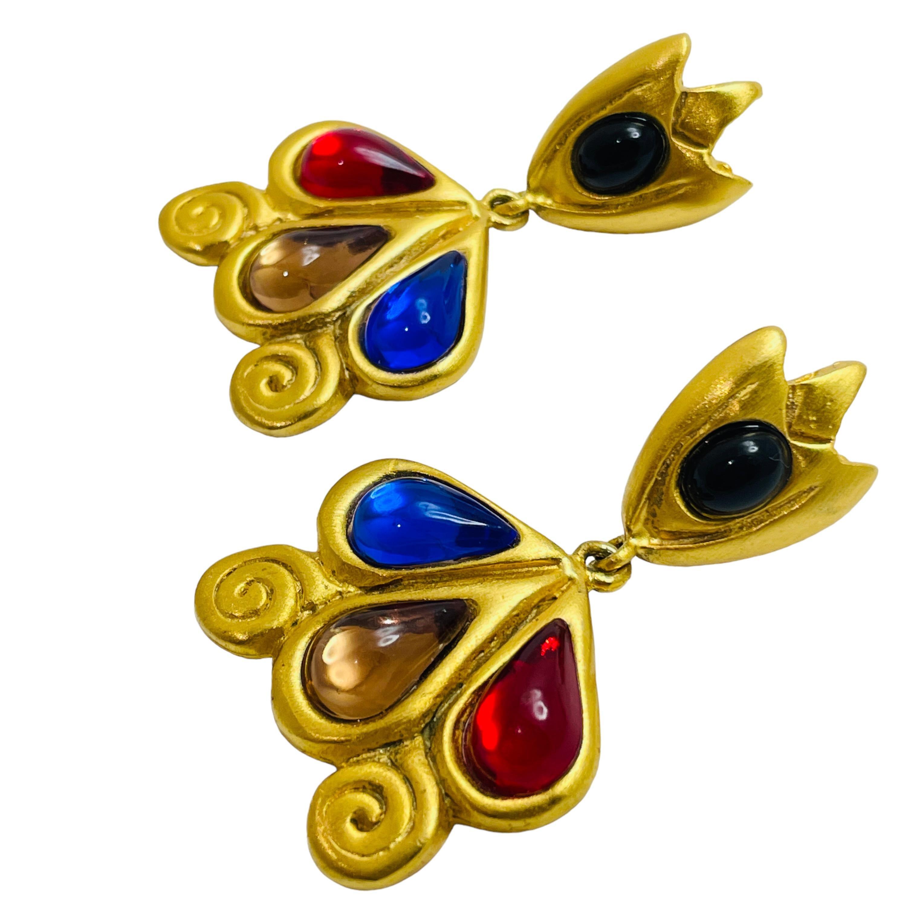 Women's or Men's Vintage matte gold jewel tone glass designer dangle earrings For Sale