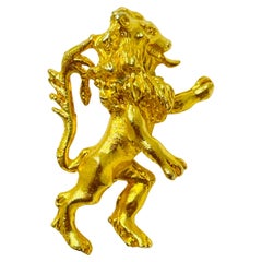 Broche pequeño de diseño de león de oro mate vintage
