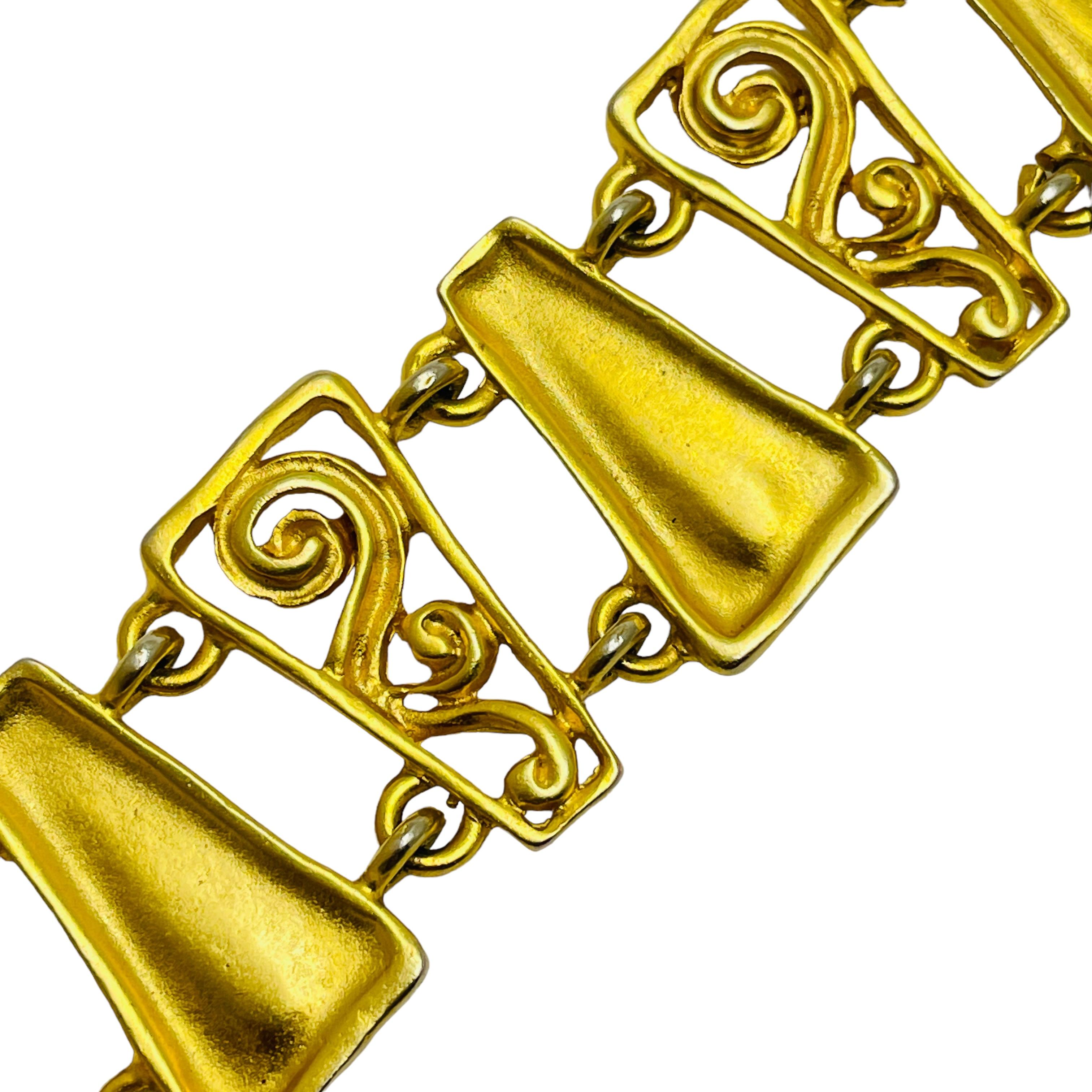 Bracelet vintage moderniste en or mat Bon état - En vente à Palos Hills, IL