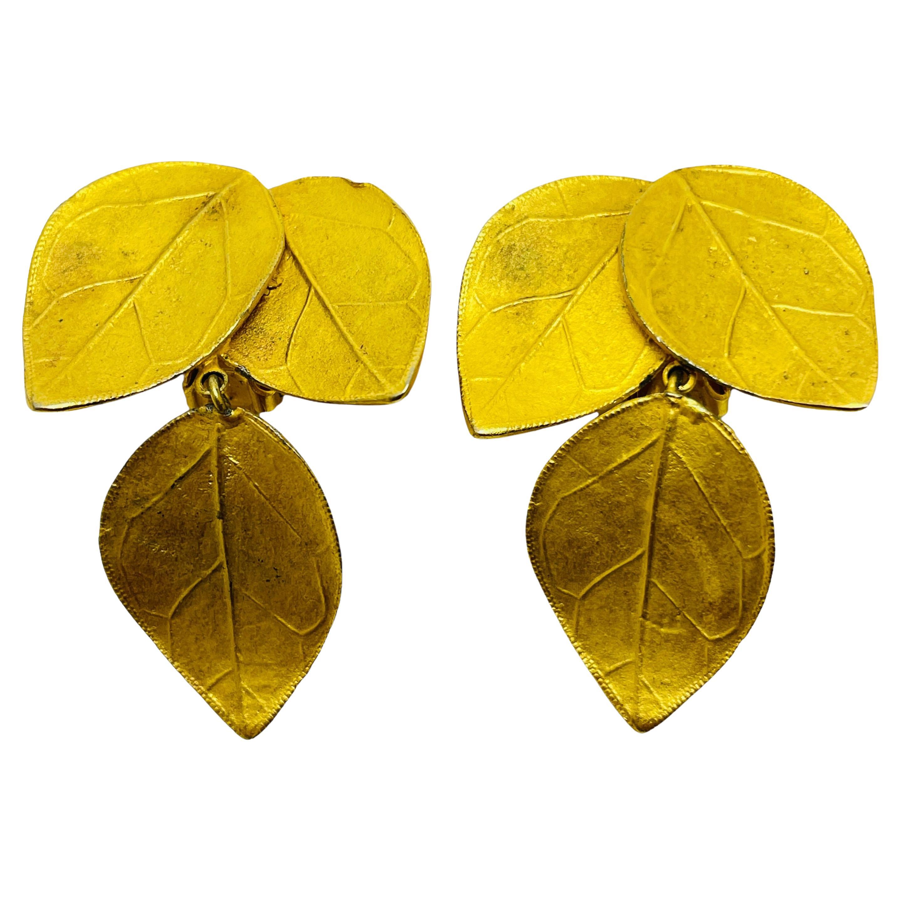 Vintage matte gold modernist leaf designer runway clip on earrings For Sale