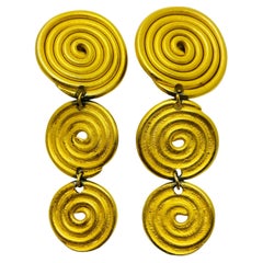 Vintage matte gold modernist swirl designer runway clip on earrings