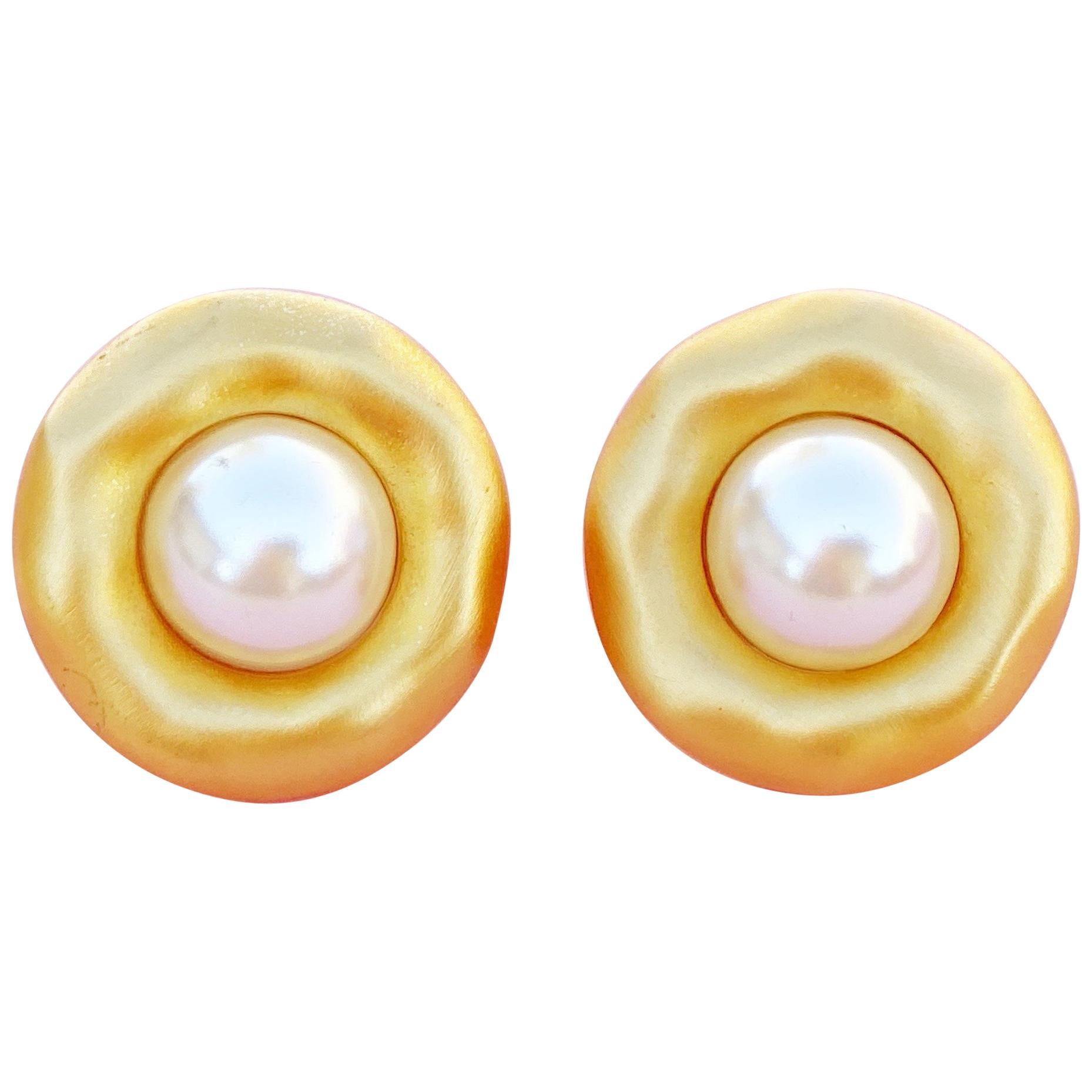 Vintage Matte Gold Pearl Button Earrings, 1980s For Sale