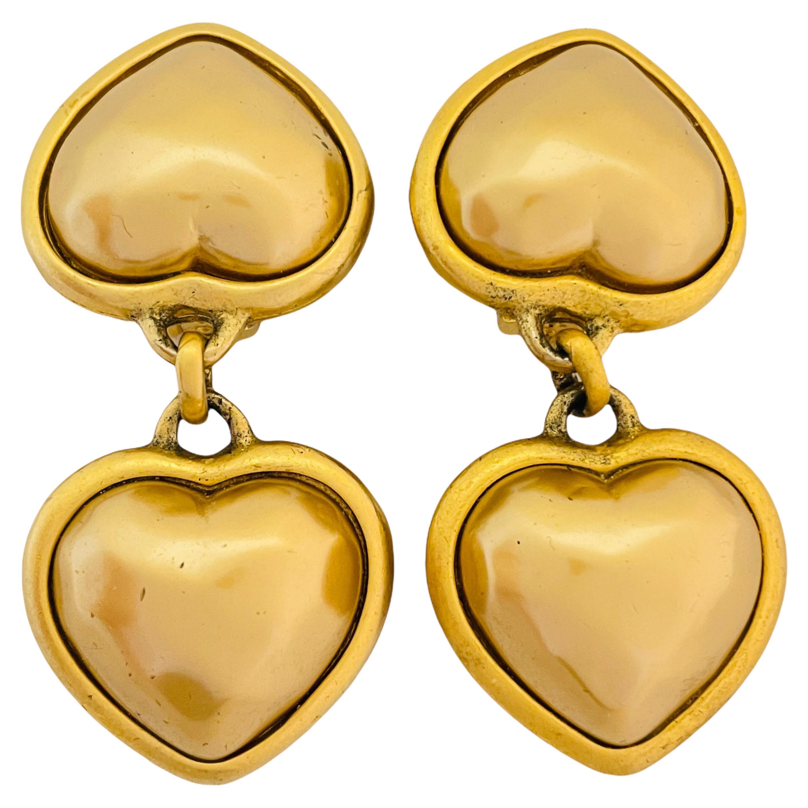 Vintage matte gold pearl dangle heart designer runway clip on earrings For Sale