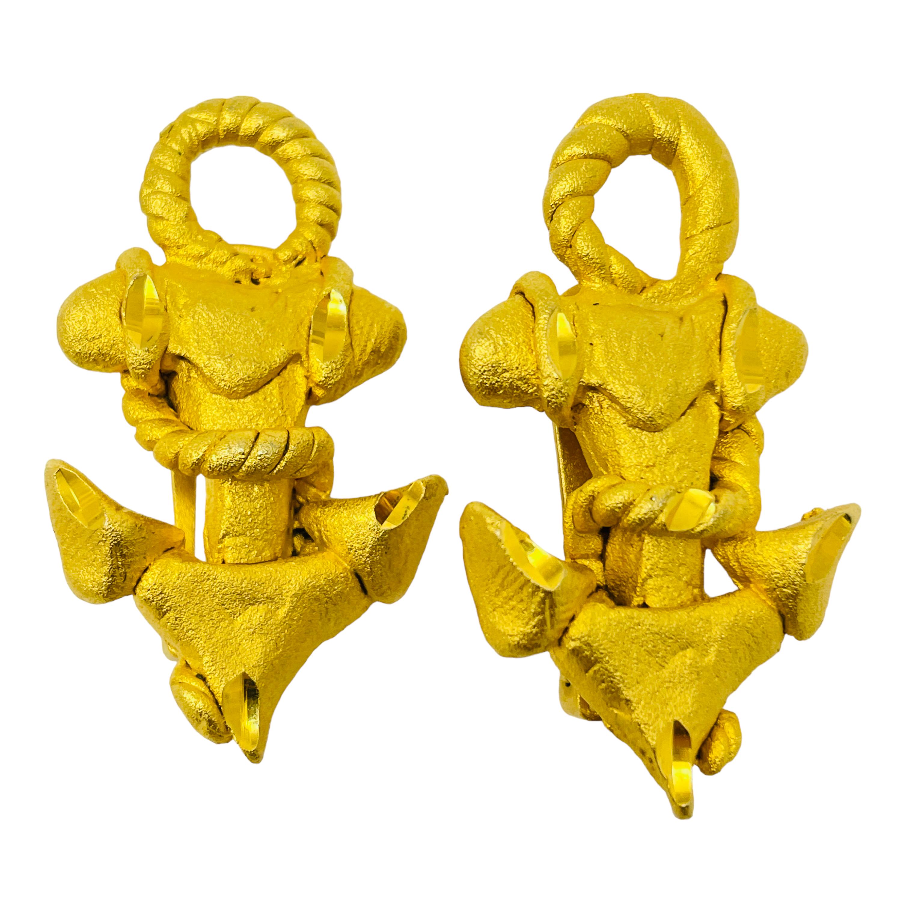 Vintage matte gold tone anchor nautical designer 80's clip on earrings For Sale 1