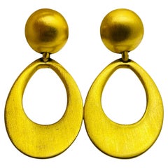 Vintage matte Gold Ton baumeln Designer Landebahn Clip auf Ohrringe