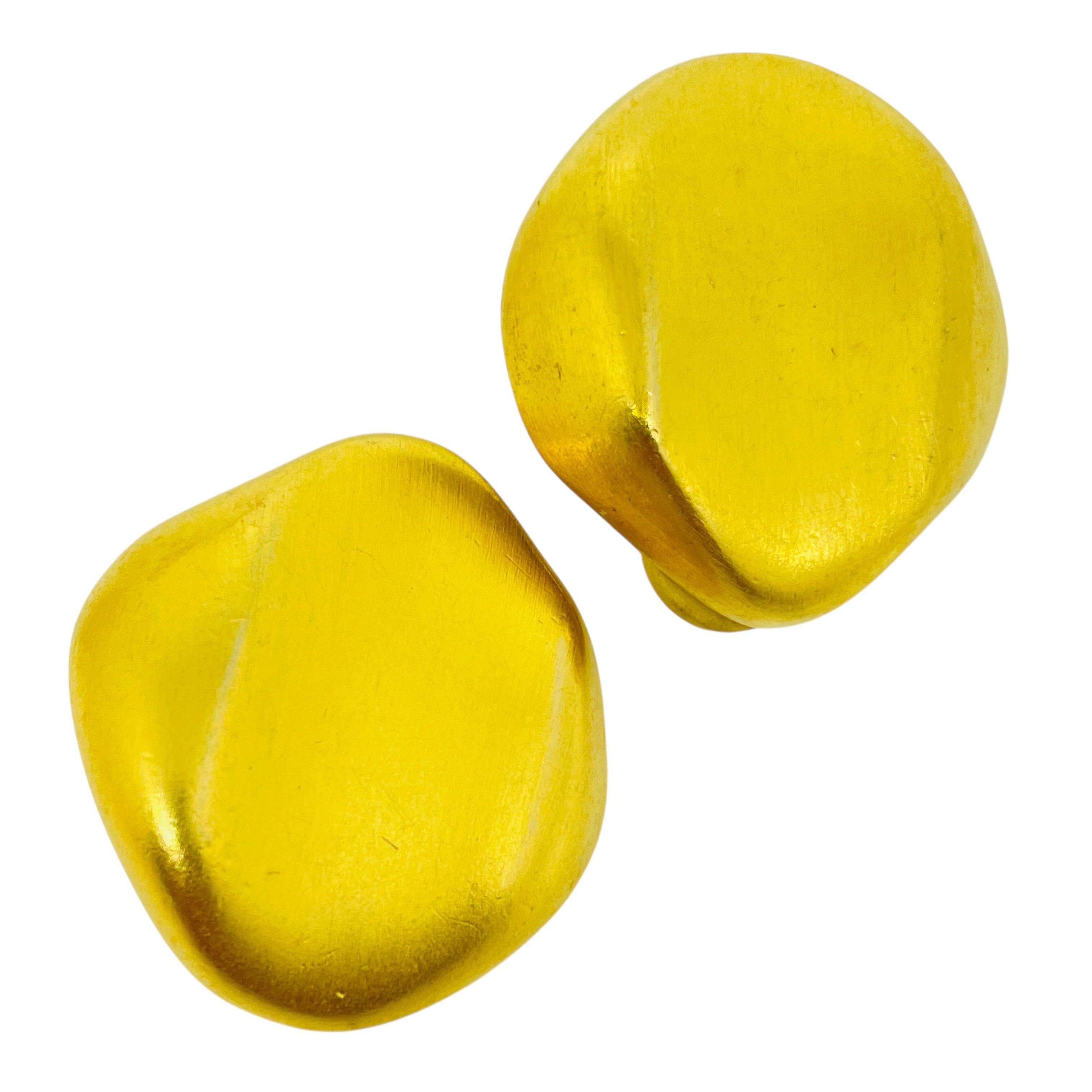 Vintage matte gold tone designer clip on earrings For Sale 1