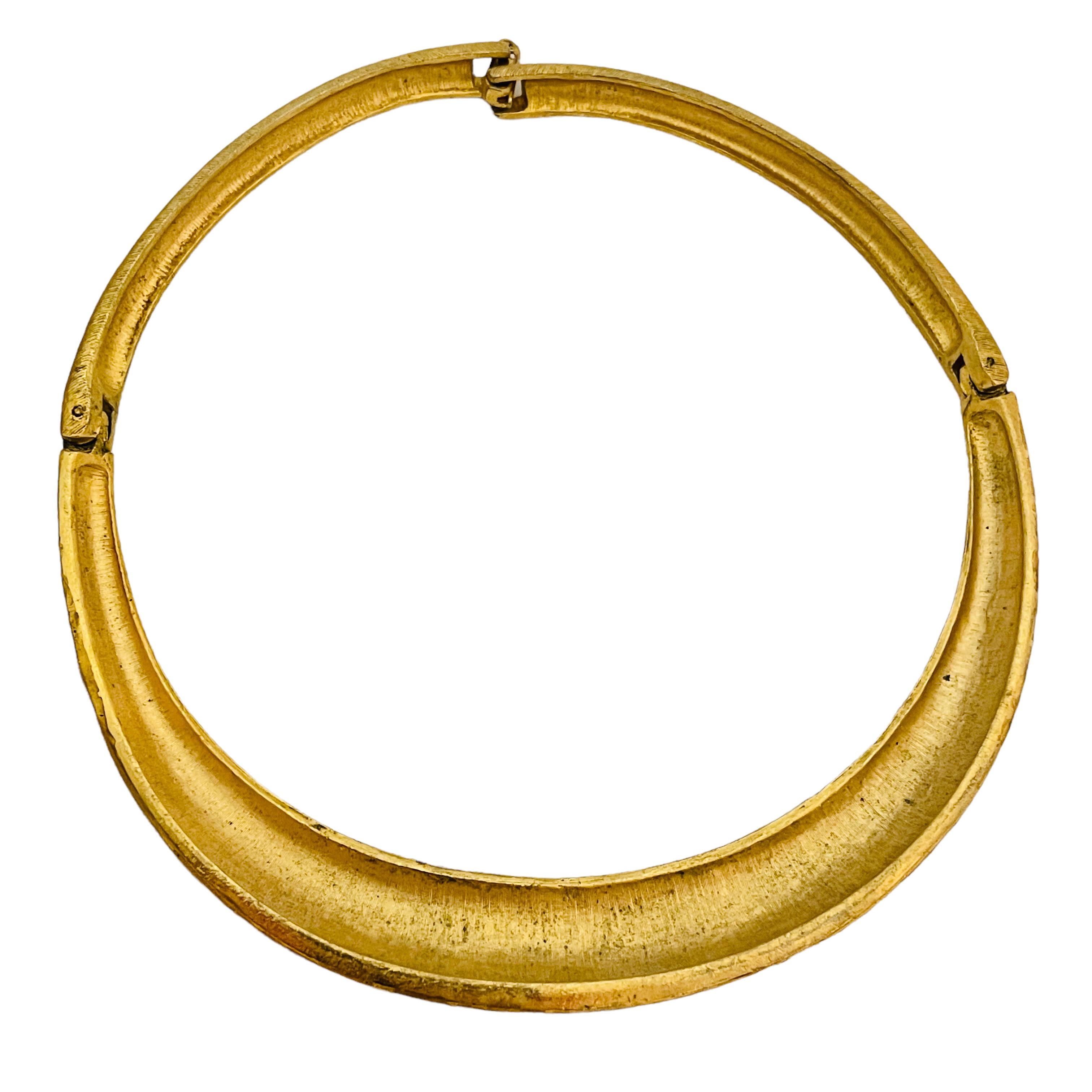 Collana girocollo di design con collare di pantera vintage in smalto dorato opaco In condizioni buone in vendita a Palos Hills, IL