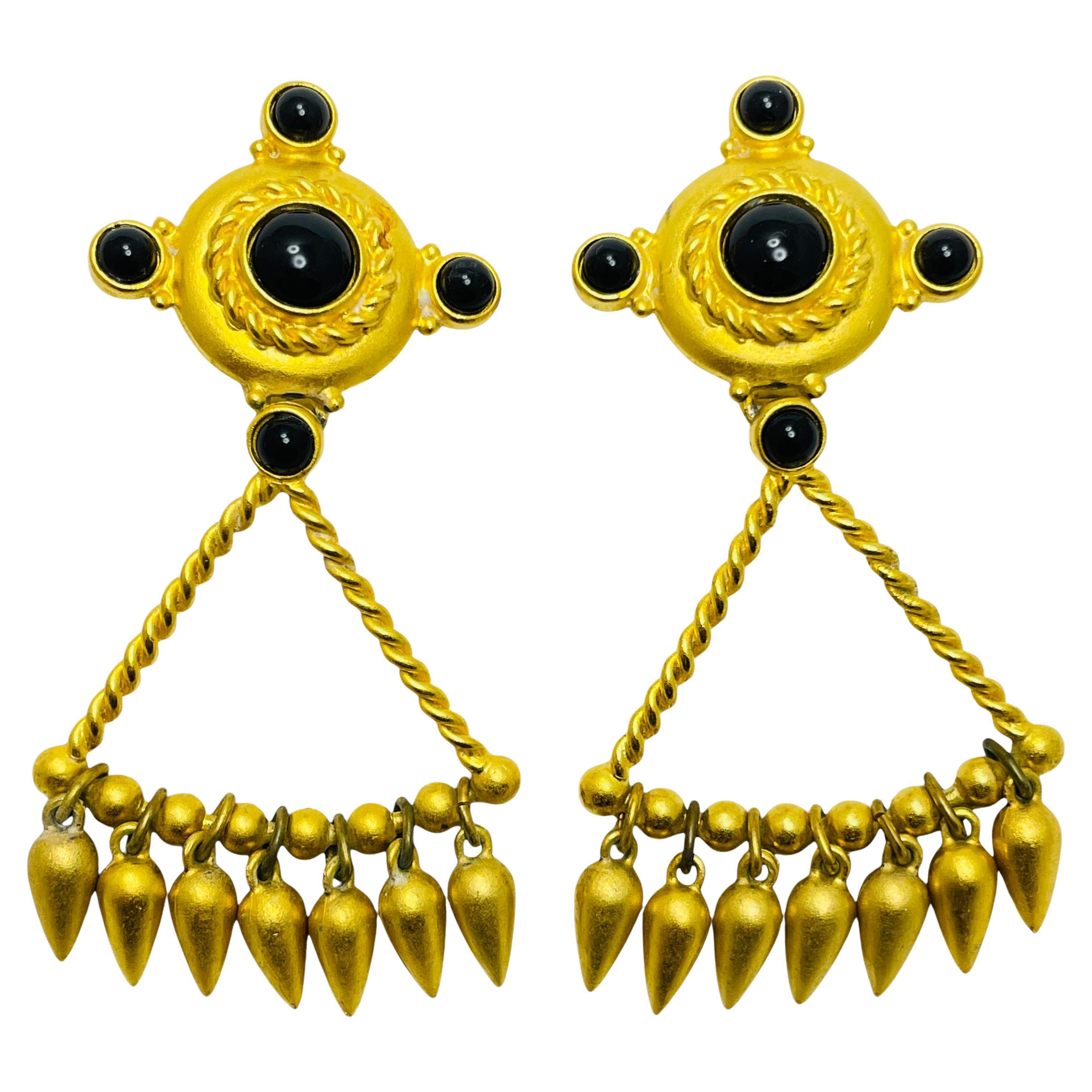 Vintage matte Goldtöne etruskische Malteser Kreuz Designer Laufsteg Clip-Ohrringe
