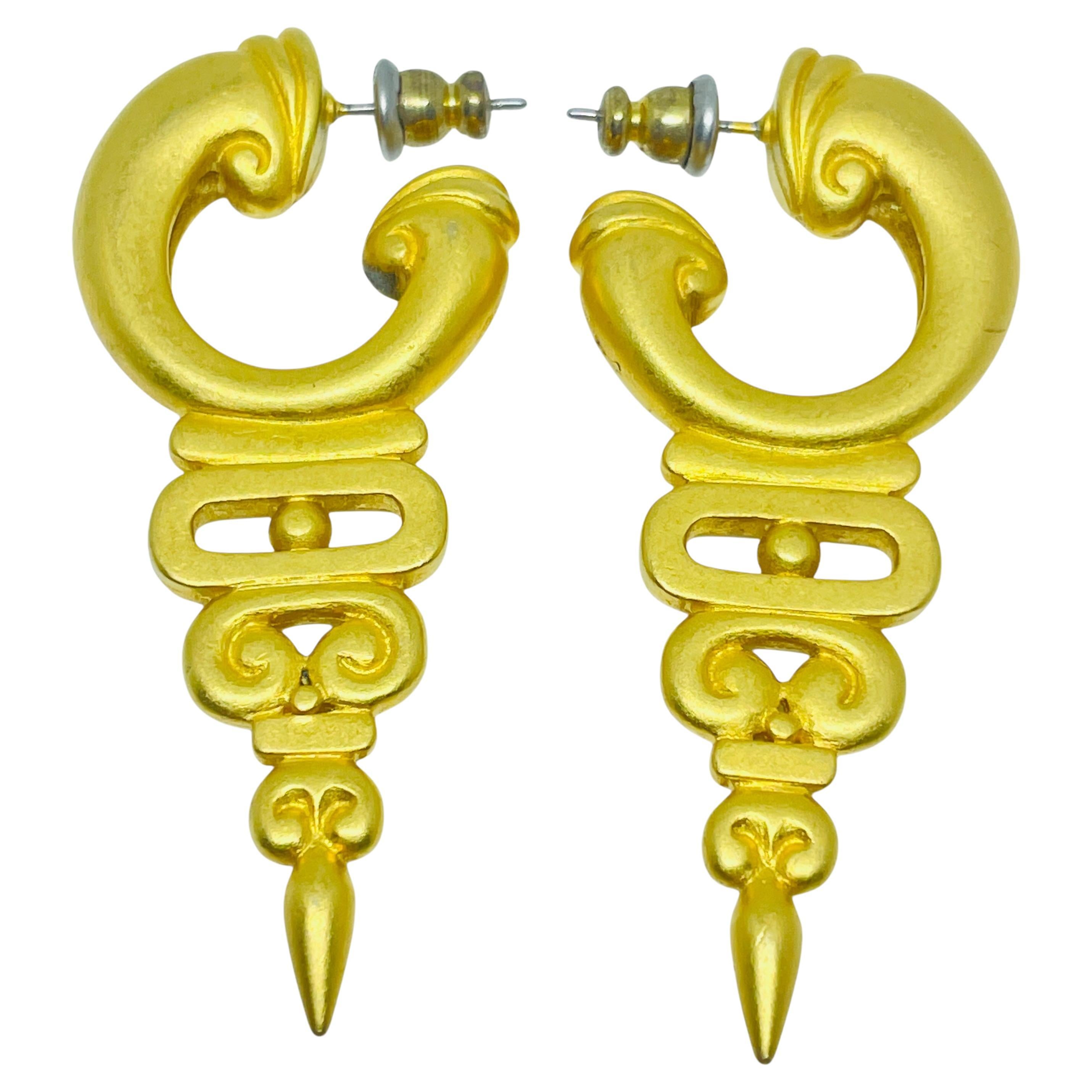 Boucles d'oreilles vintage en or mat de style étrusque