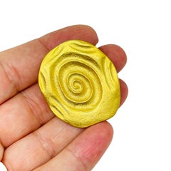 Vintage matte gold tone geometric designer scarf clip 1980's