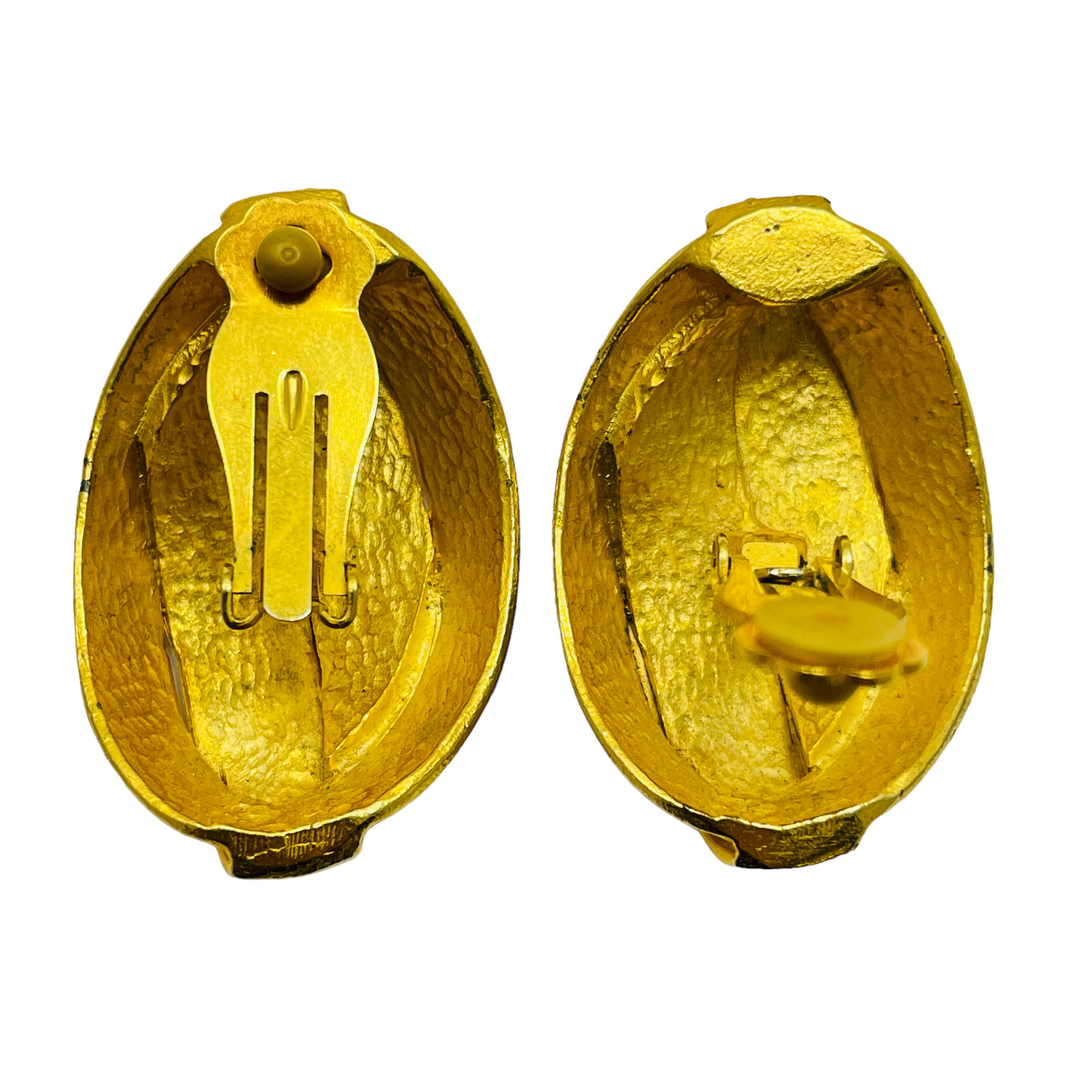 Vintage matte Goldton modernistischen Designer 80er Jahre Clip auf Ohrringe im Zustand „Gut“ im Angebot in Palos Hills, IL