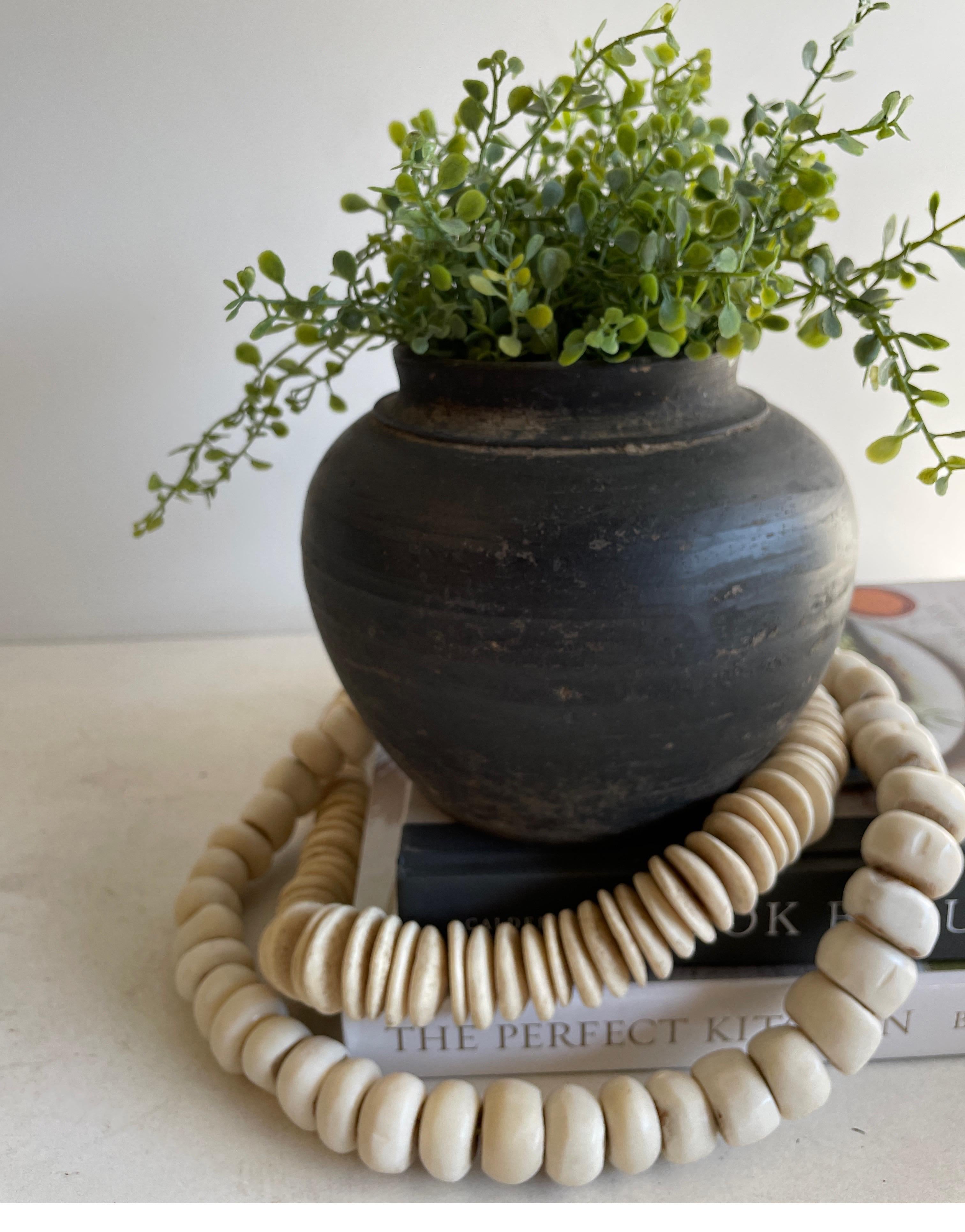 20ième siècle Pot décoratif vintage en poterie à l'huile mate