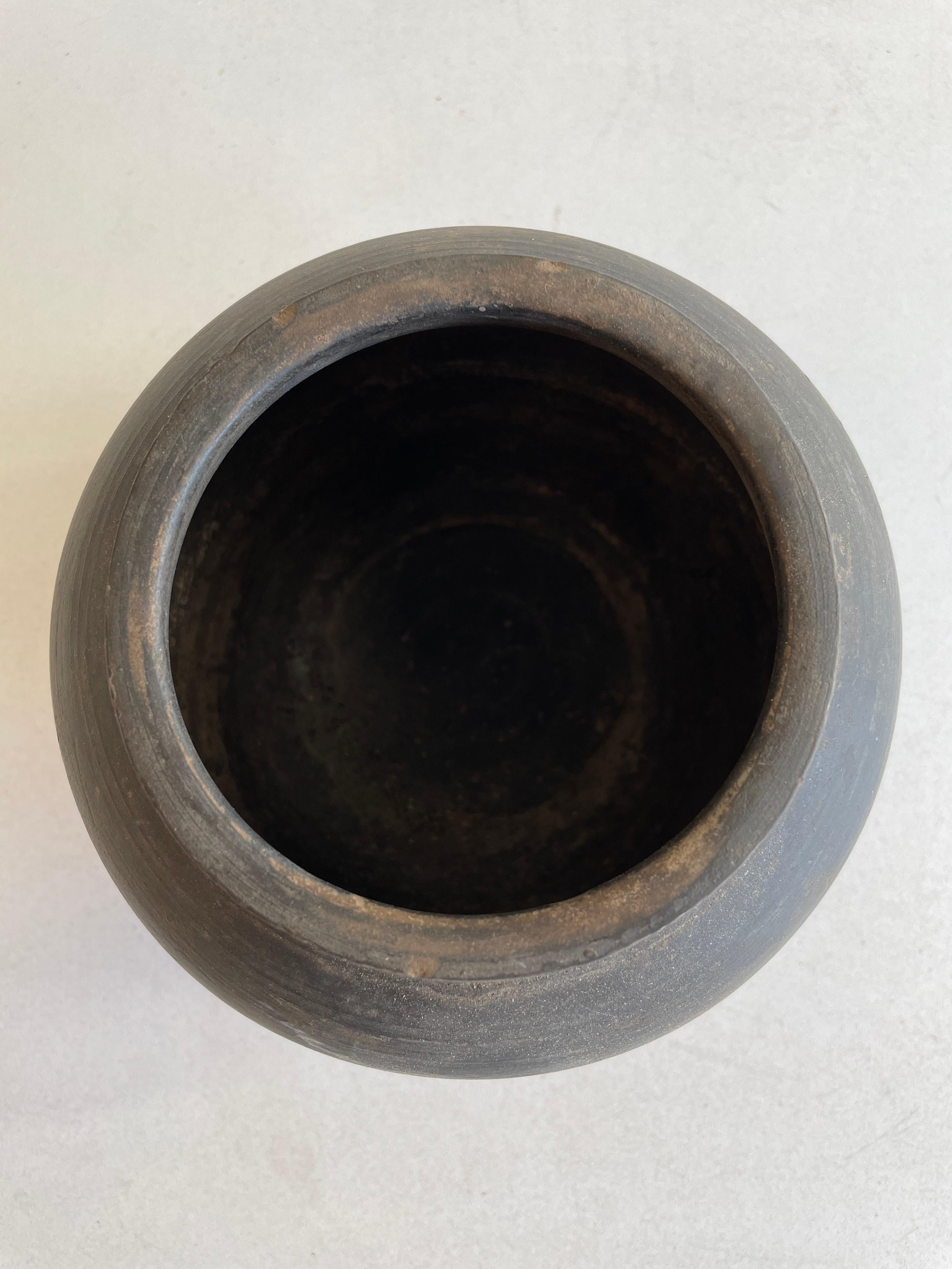 20th Century Vintage Matte Oil Pottery Decorative Pot