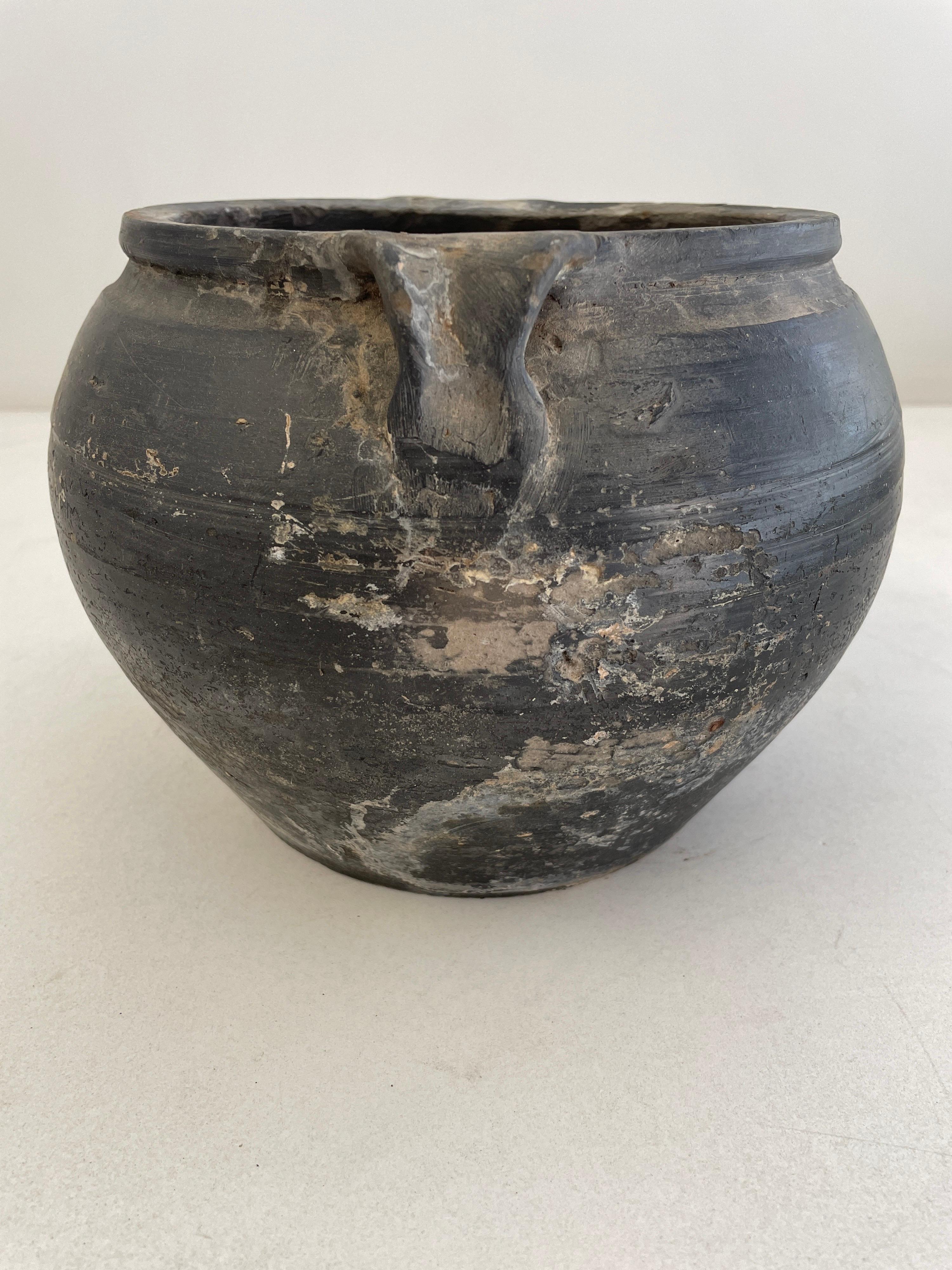 20th Century Vintage Matte Oil Pottery Decorative Pot For Sale