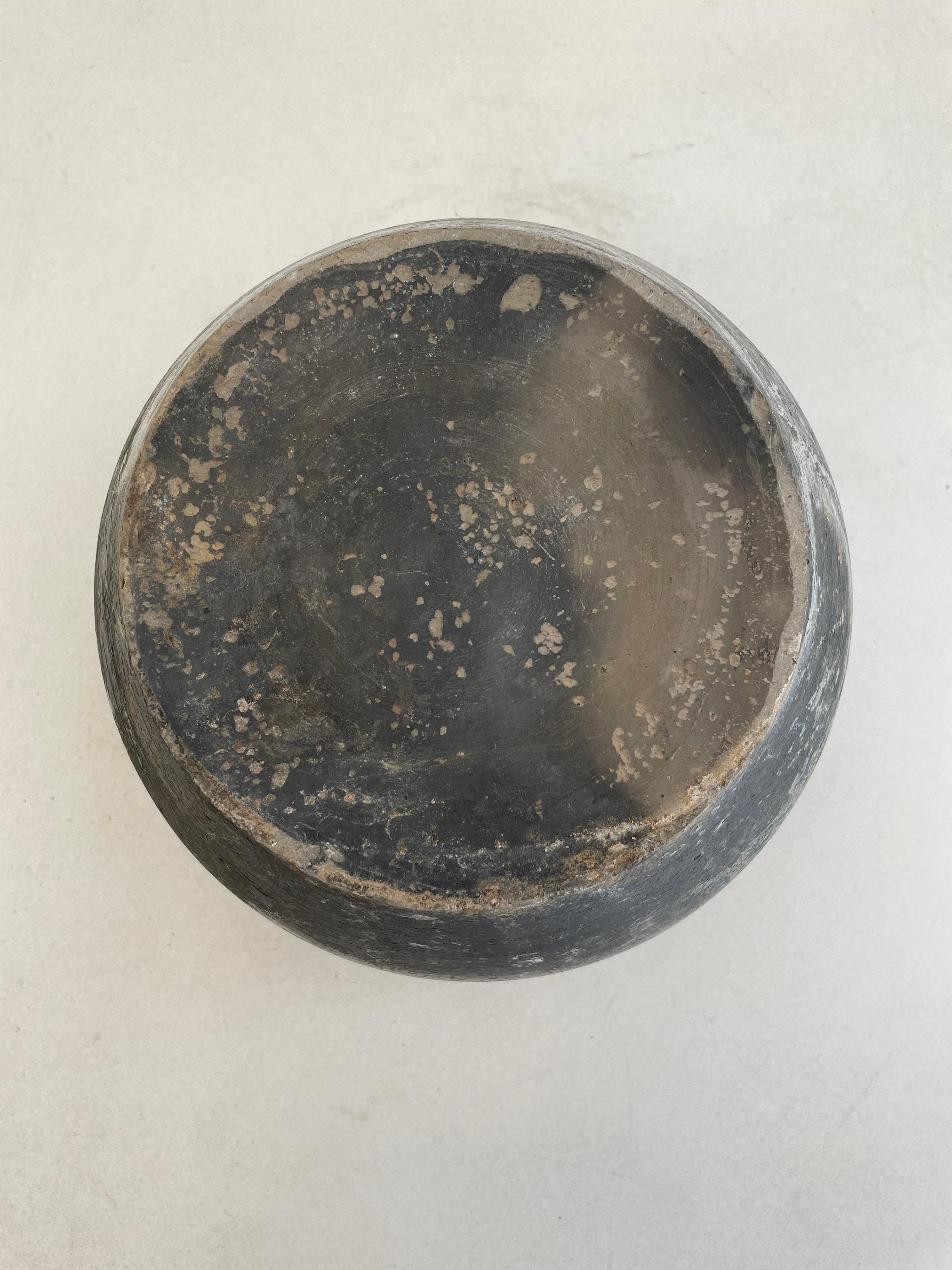 Vintage Matte Oil Pottery Decorative Pot For Sale 2
