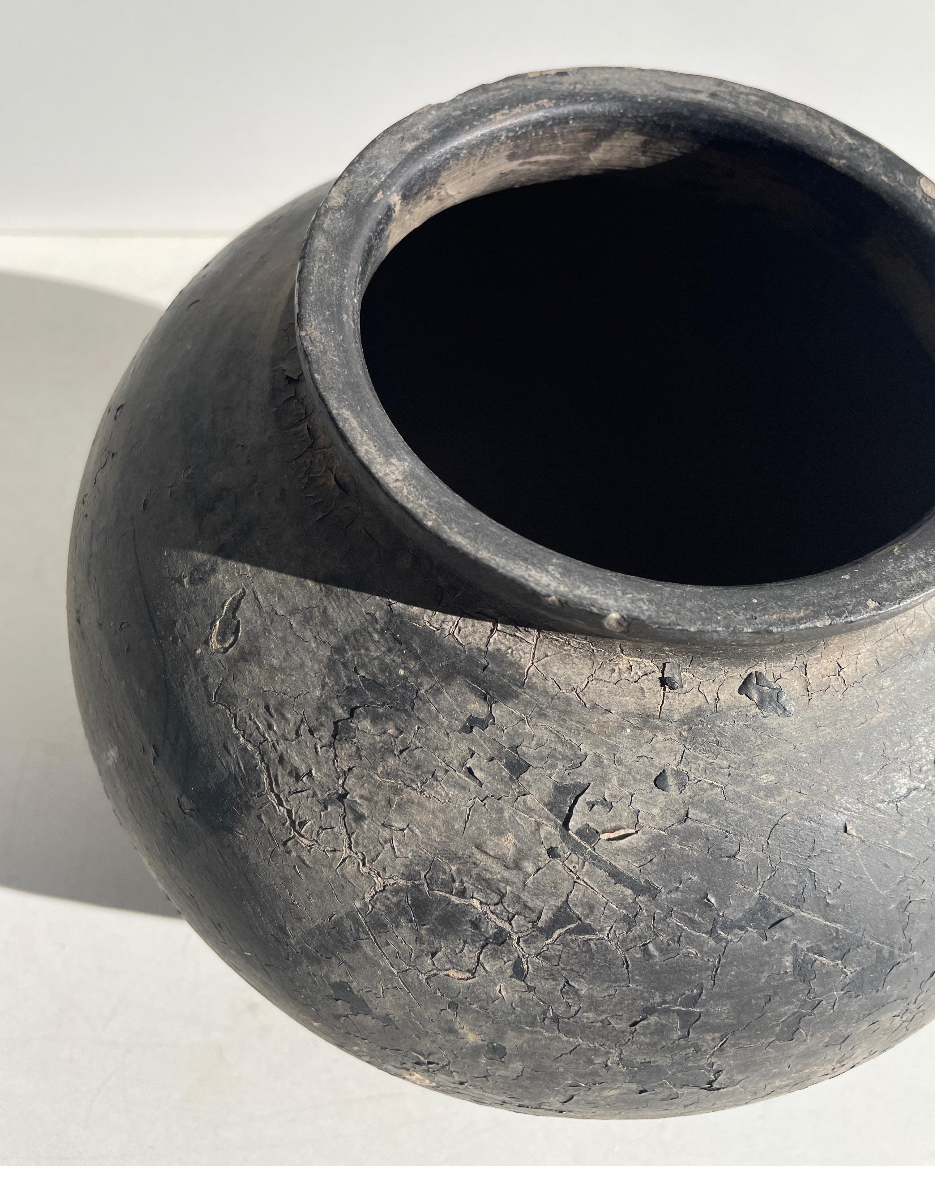 Vintage Matte Oil Pottery Decorative Pots In Good Condition In Brea, CA
