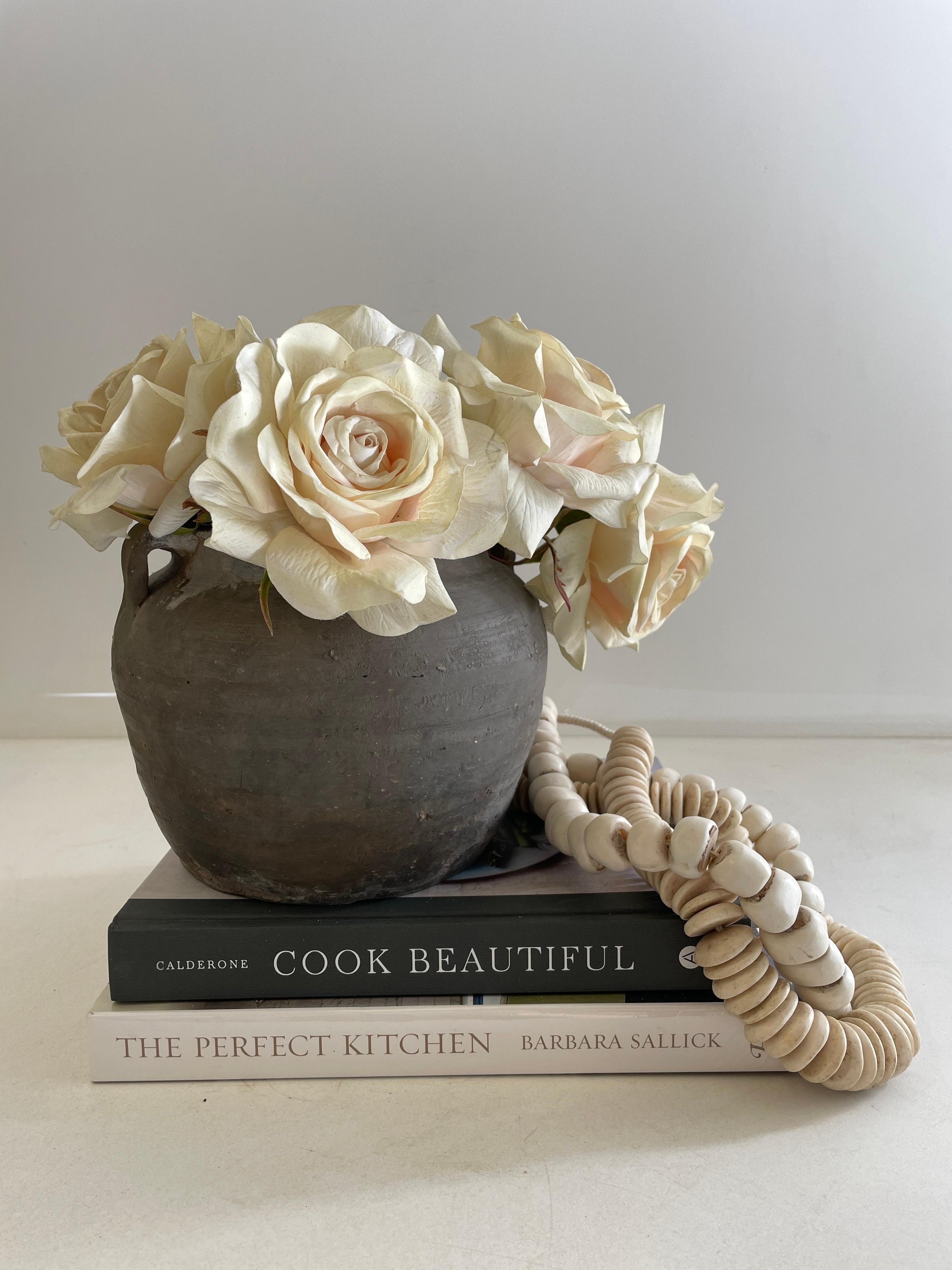 Vintage Matte oil pottery small 
Vintage Matte clay oil pottery decorative pot vintage Matte oil pots pottery beautifully rich in character, this vintage oil pot adds just the right amount of texture + warmth where you need it. Stunning matte