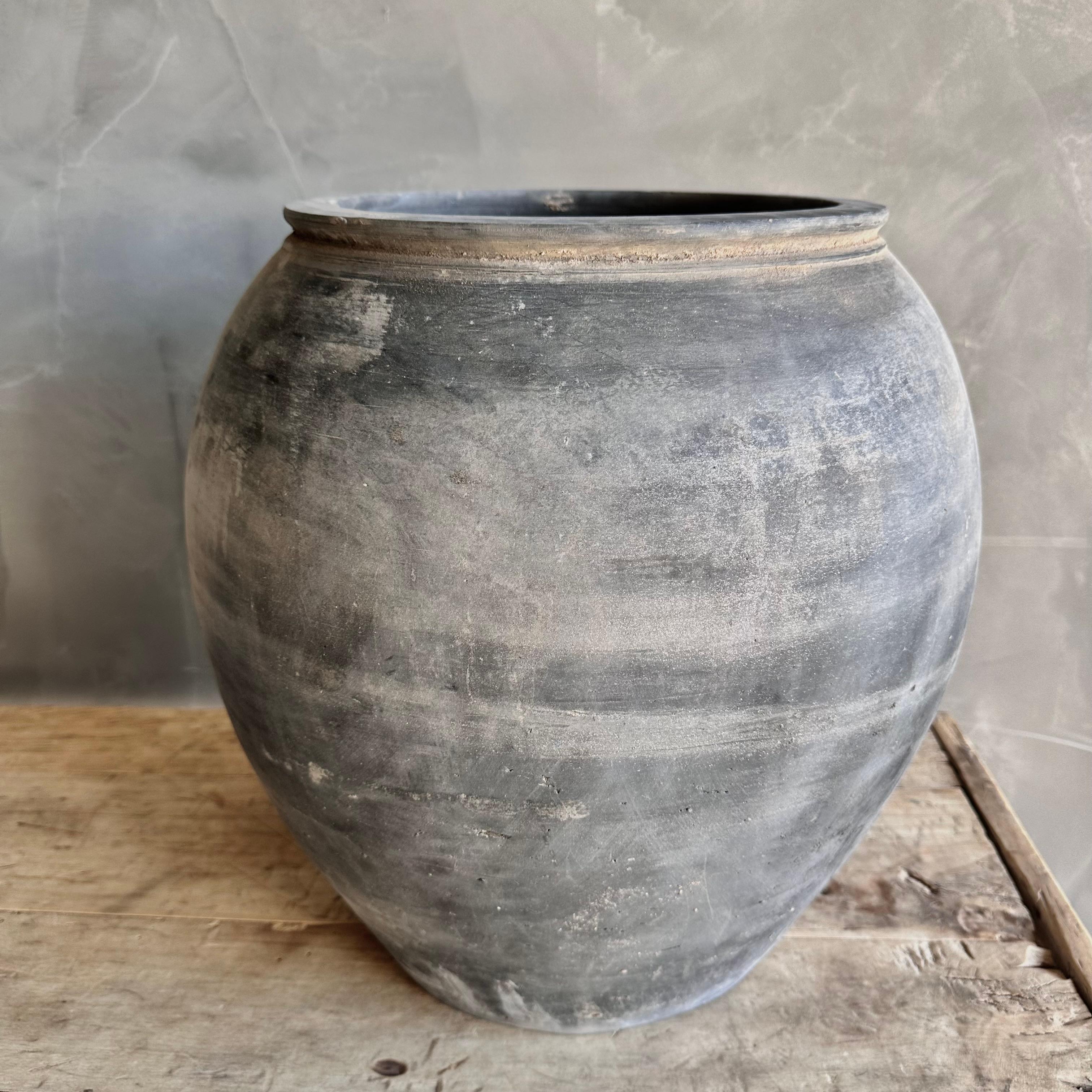 Organico moderno Ceramica ad olio opaca vintage di grandi dimensioni in vendita