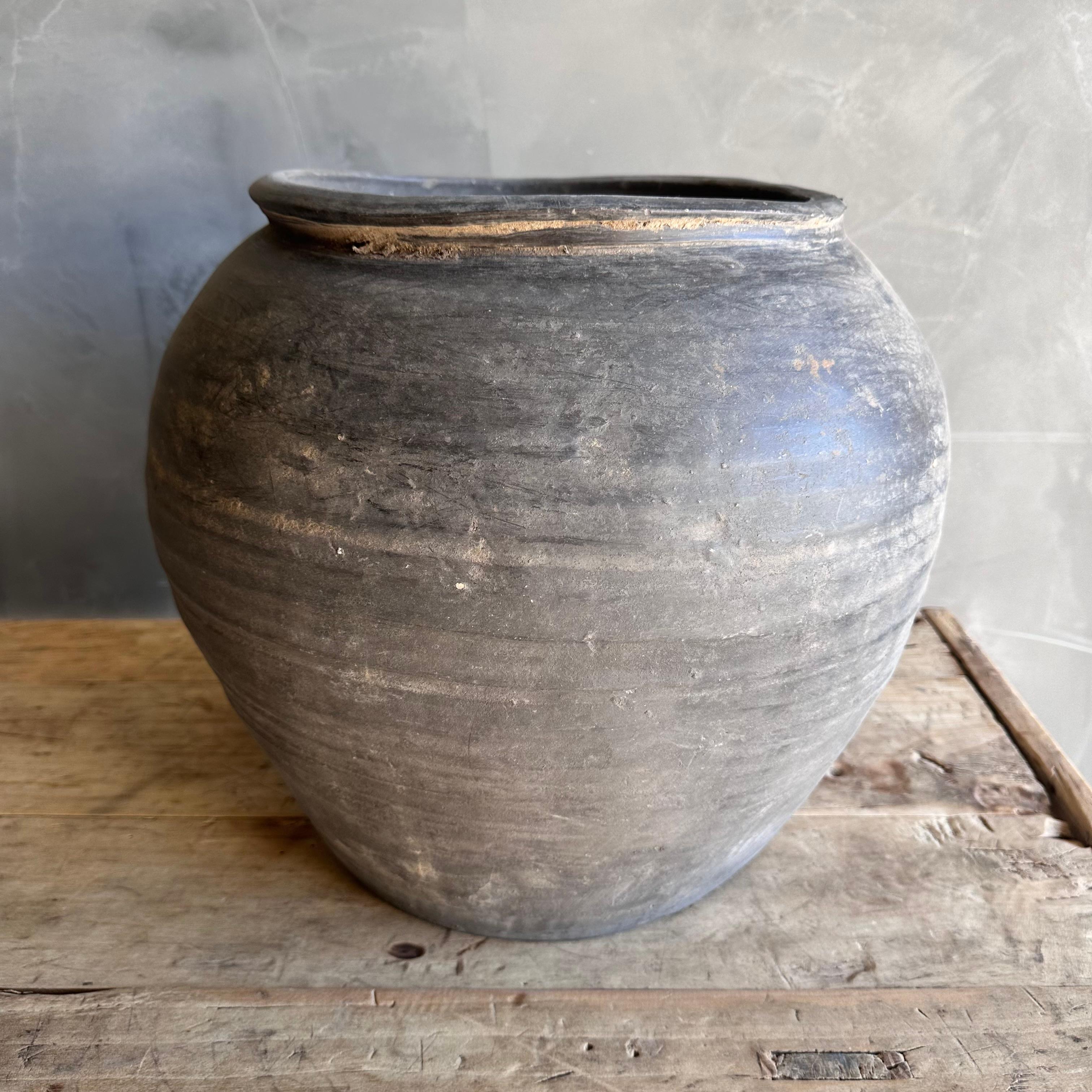 Alfarería de aceite mate vintage en tamaño grande siglo XX en venta