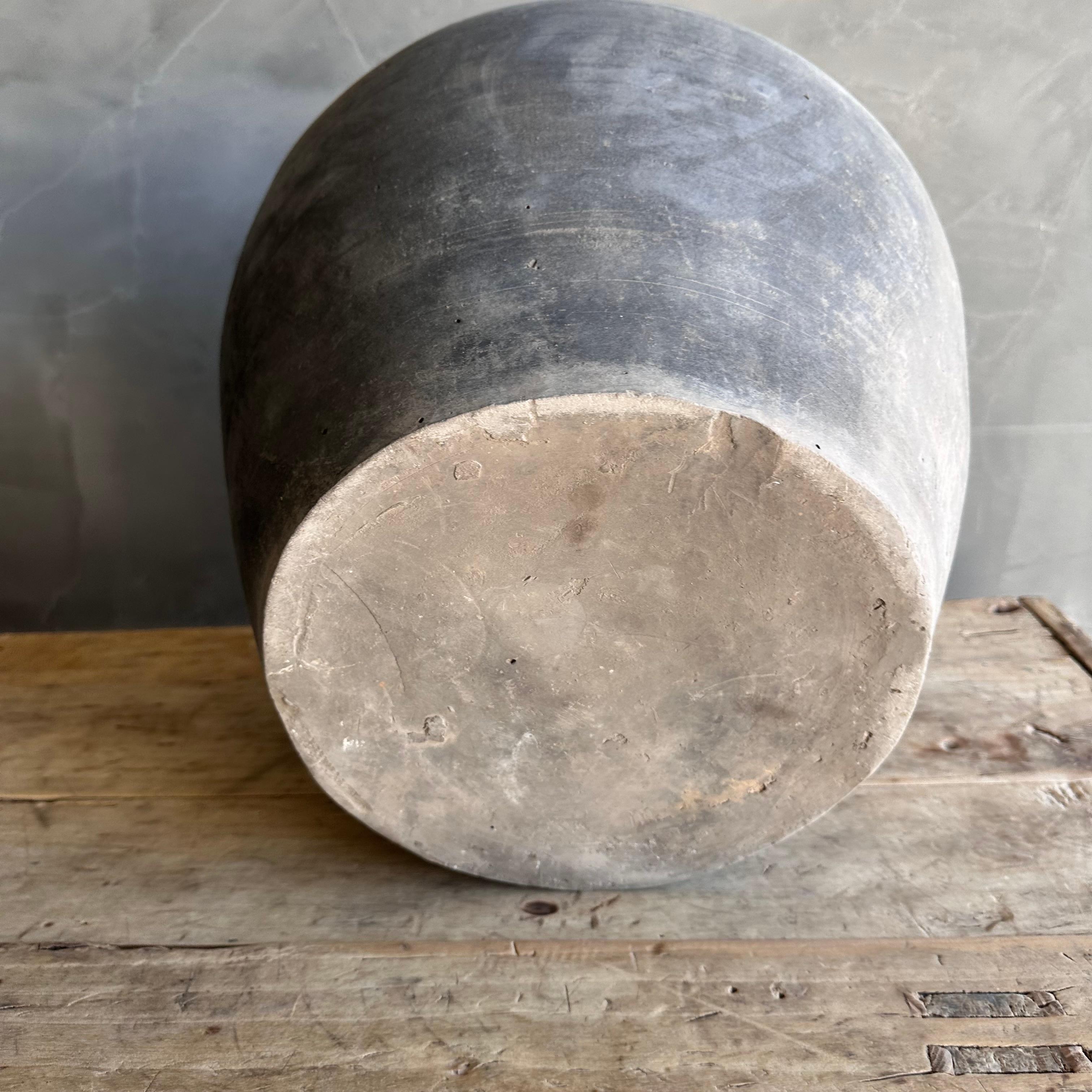 Clay Vintage Matte Oil Pottery in Large Size