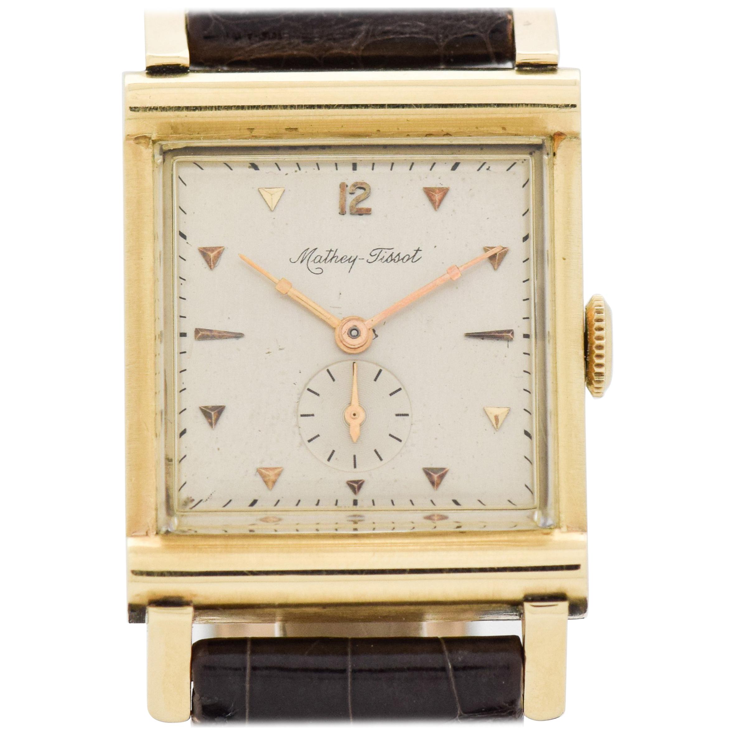 Vintage Matthey-Tissot Square-Shaped 14 Karat Yellow Gold Watch, 1940s For Sale