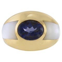 Anello a cupola in oro giallo 18KT con iolite blu di Mauboussin d'epoca