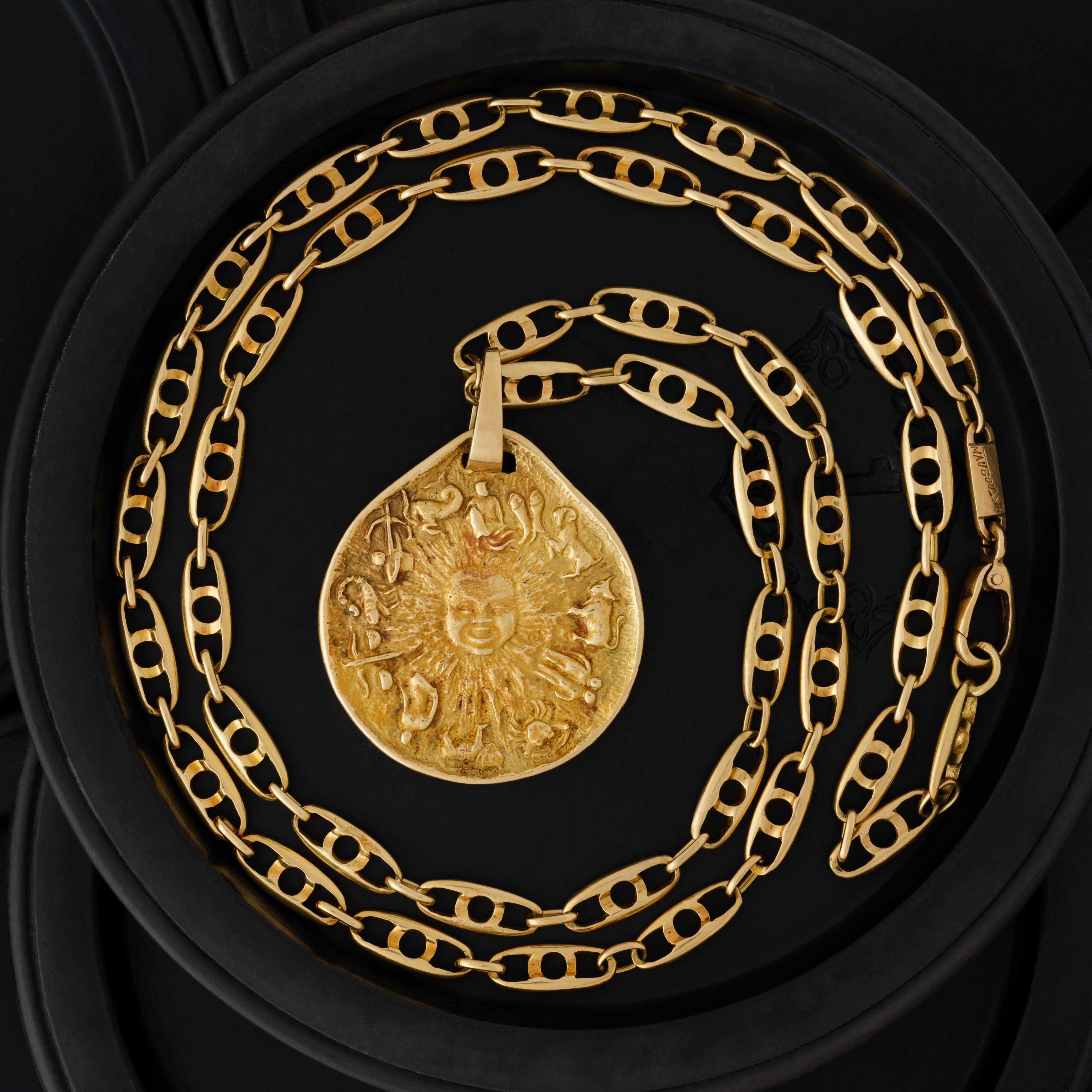 Vintage Mauboussin France 18 Karat Yellow Gold Ciondolo Astrologico a catena Scatola

Prodotto in Francia

Pesante e chic con scatola originale