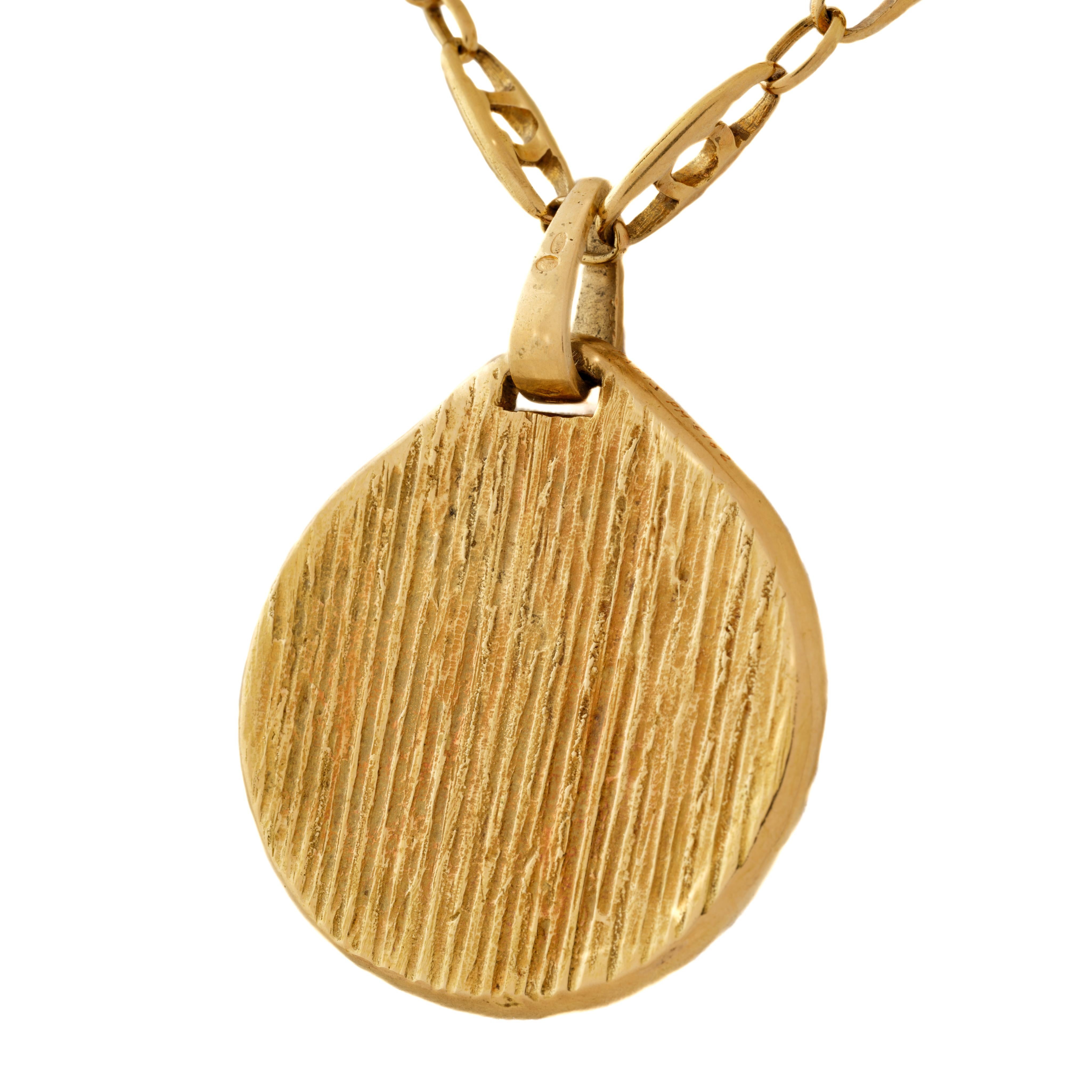 da uomo o donna Vintage Mauboussin France 18 Karat Yellow Gold Ciondolo Astrologico a catena Scatola in vendita