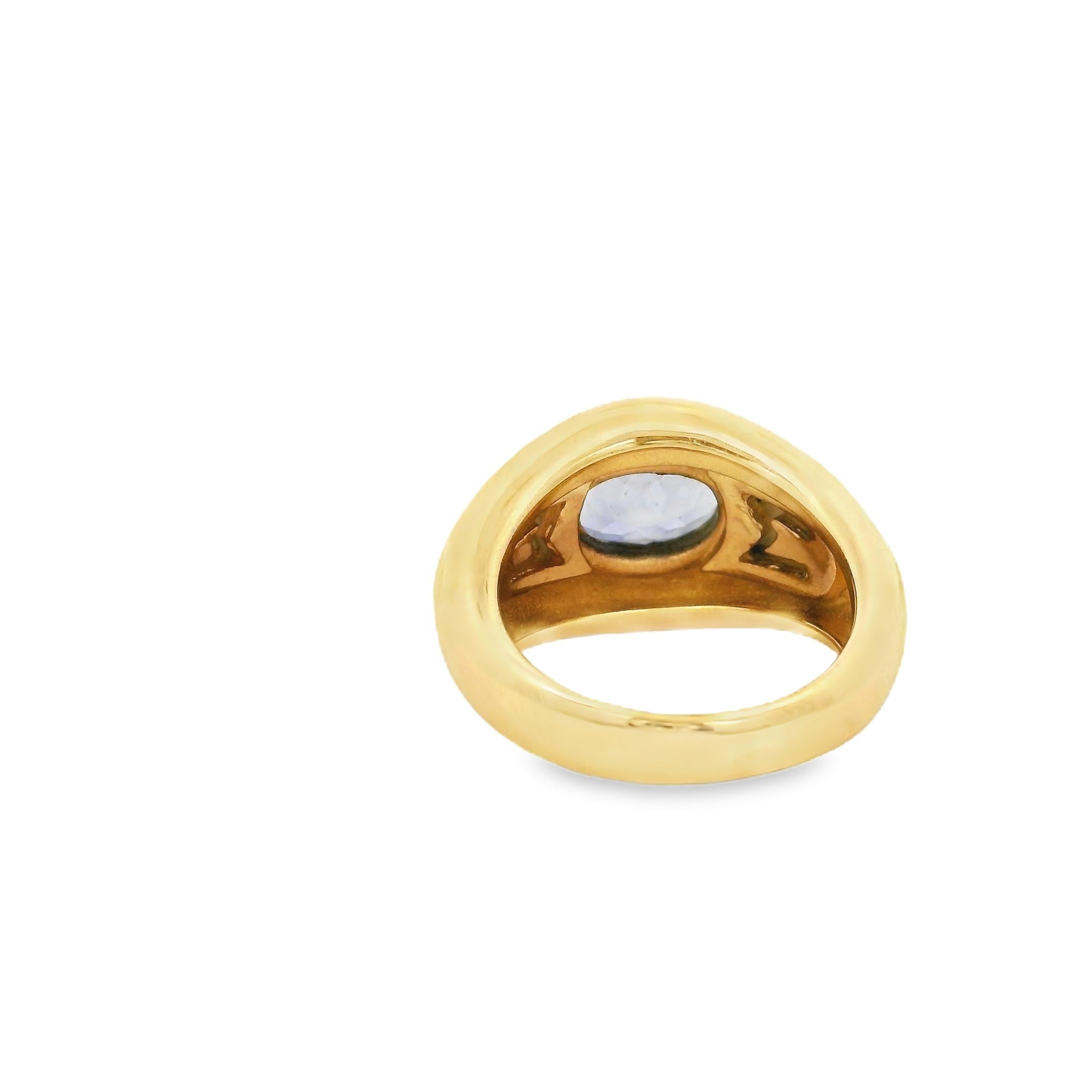 Vintage Mauboussin Iolite & Mother-of-Pearl Dome Ring in 18K Yellow Gold In Excellent Condition For Sale In Miami, FL