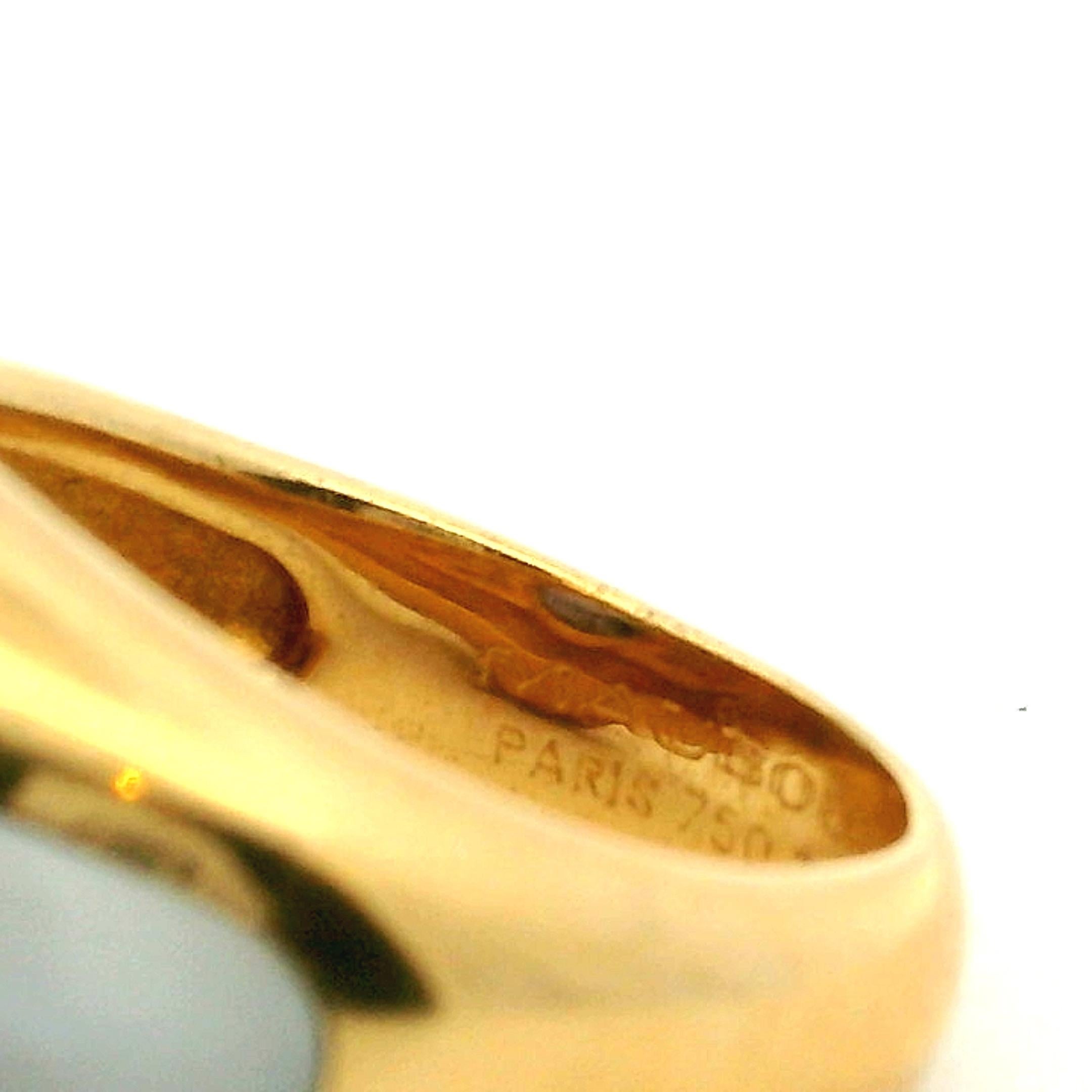 Vintage Mauboussin Iolite & Mother-of-Pearl Gypsy Dome Ring in 18K Yellow Gold en vente 5