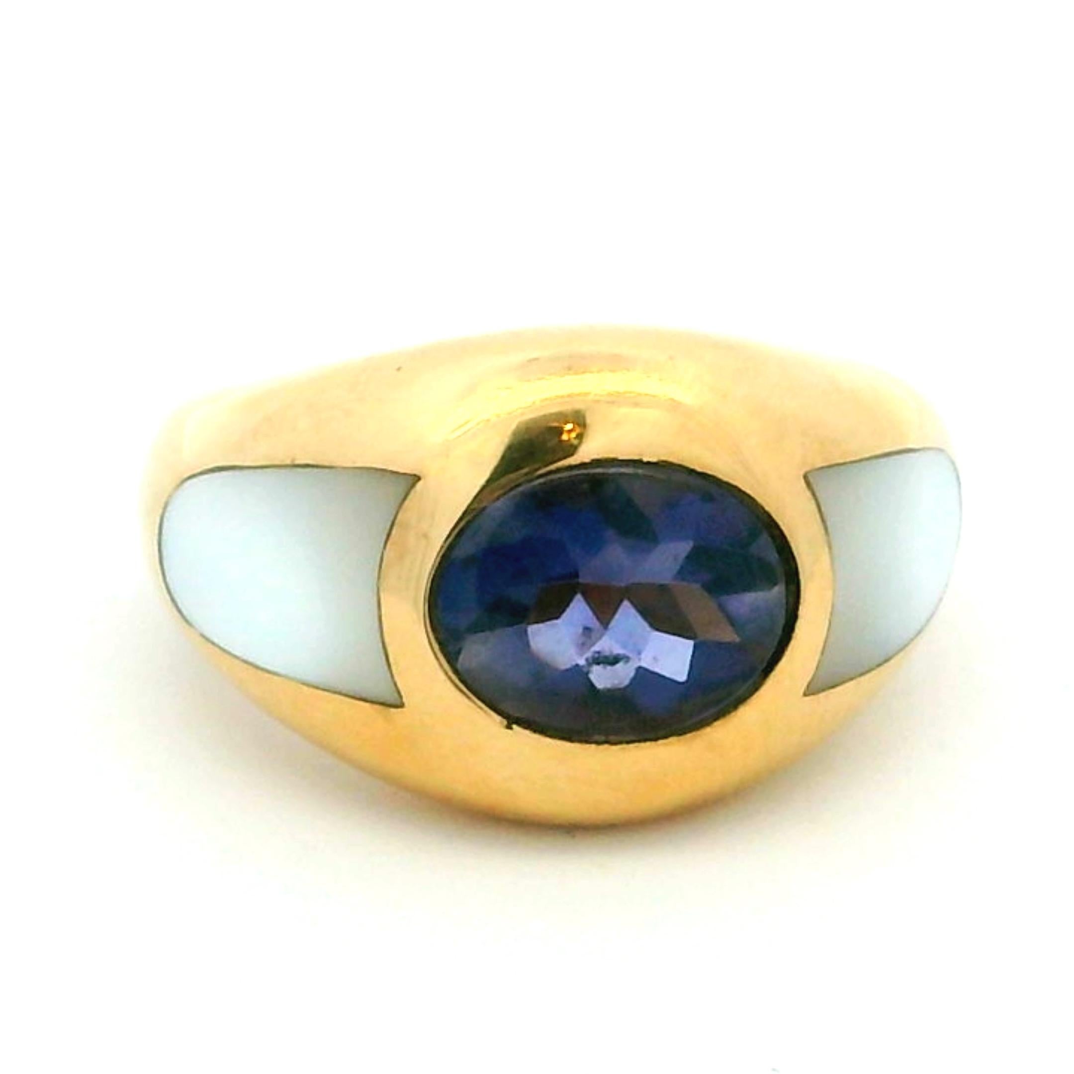 Moderniste Vintage Mauboussin Iolite & Mother-of-Pearl Gypsy Dome Ring in 18K Yellow Gold en vente