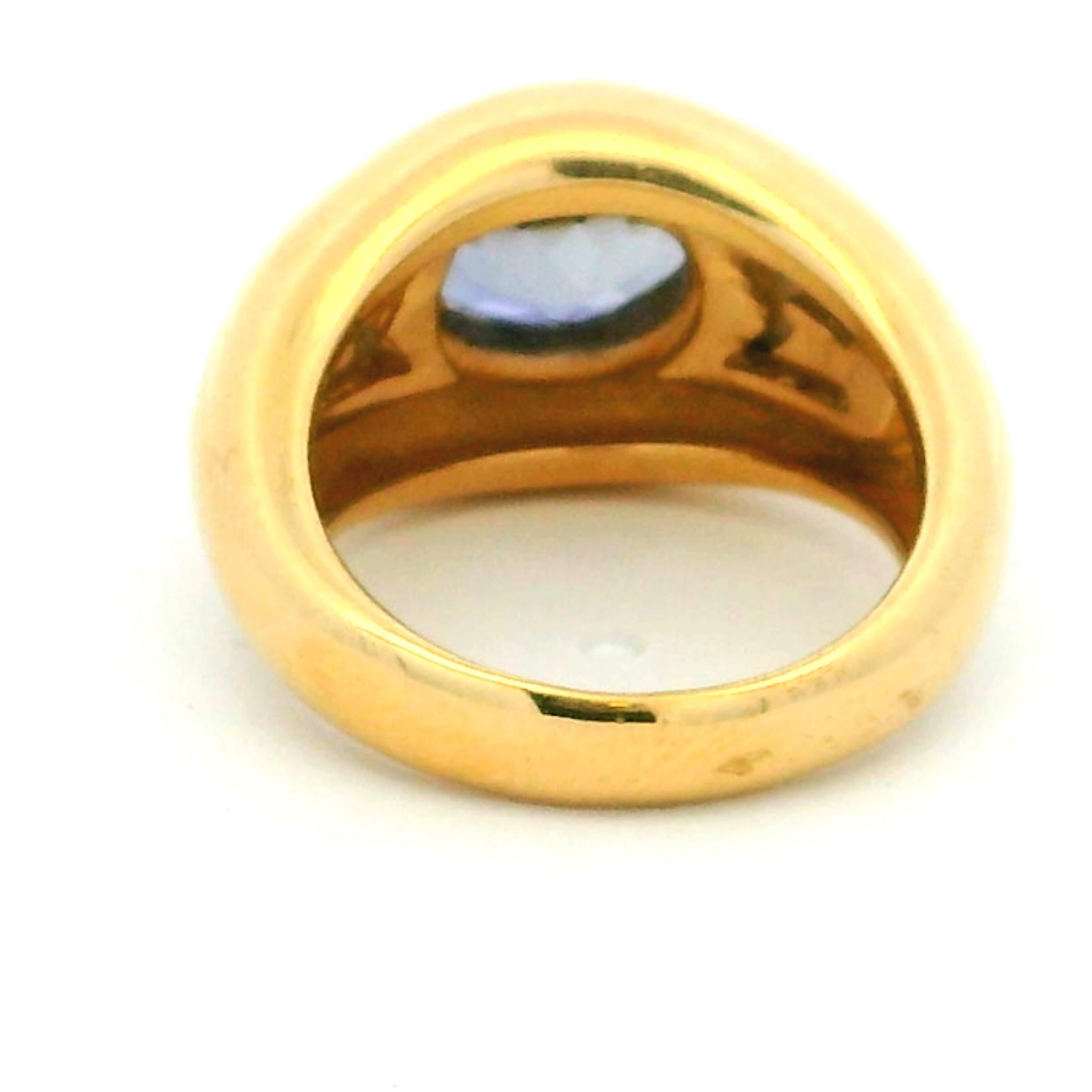 Vintage Mauboussin Iolite & Mother-of-Pearl Gypsy Dome Ring in 18K Yellow Gold en vente 1