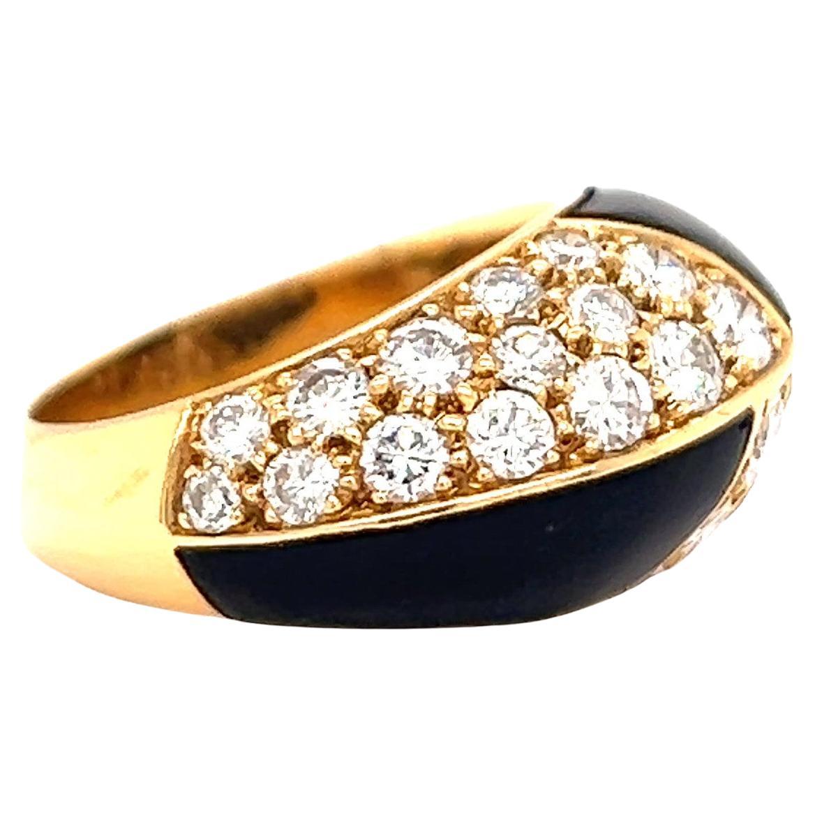 Vintage Mauboussin Paris 2.90 Carat Brilliant Cut Diamonds Onyx 18K Gold Ring In Excellent Condition In Beverly Hills, CA