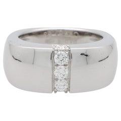 Anello vintage Mauboussin Paris con diamanti incastonati in oro bianco 18 carati