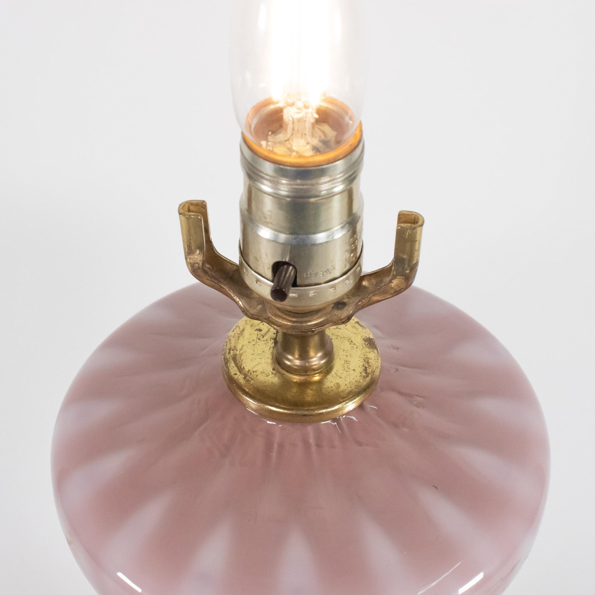 Fait main Lampe de table Murano mauve attribuée à Barovier & Toso en vente
