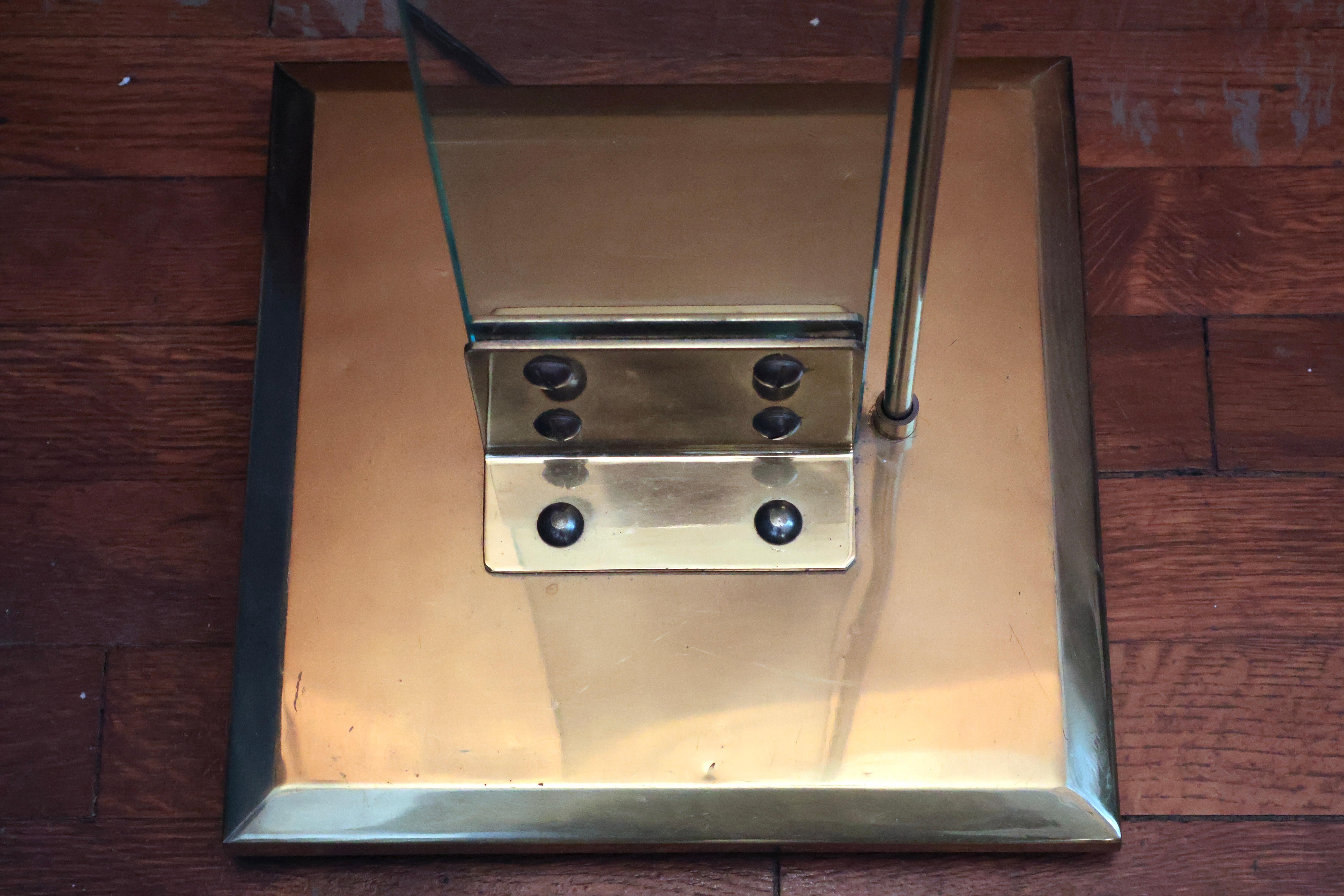 Vintage Max Baguara Lámpara de pie halógena regulable de latón y cristal de estilo italiano Moderno de mediados de siglo en venta