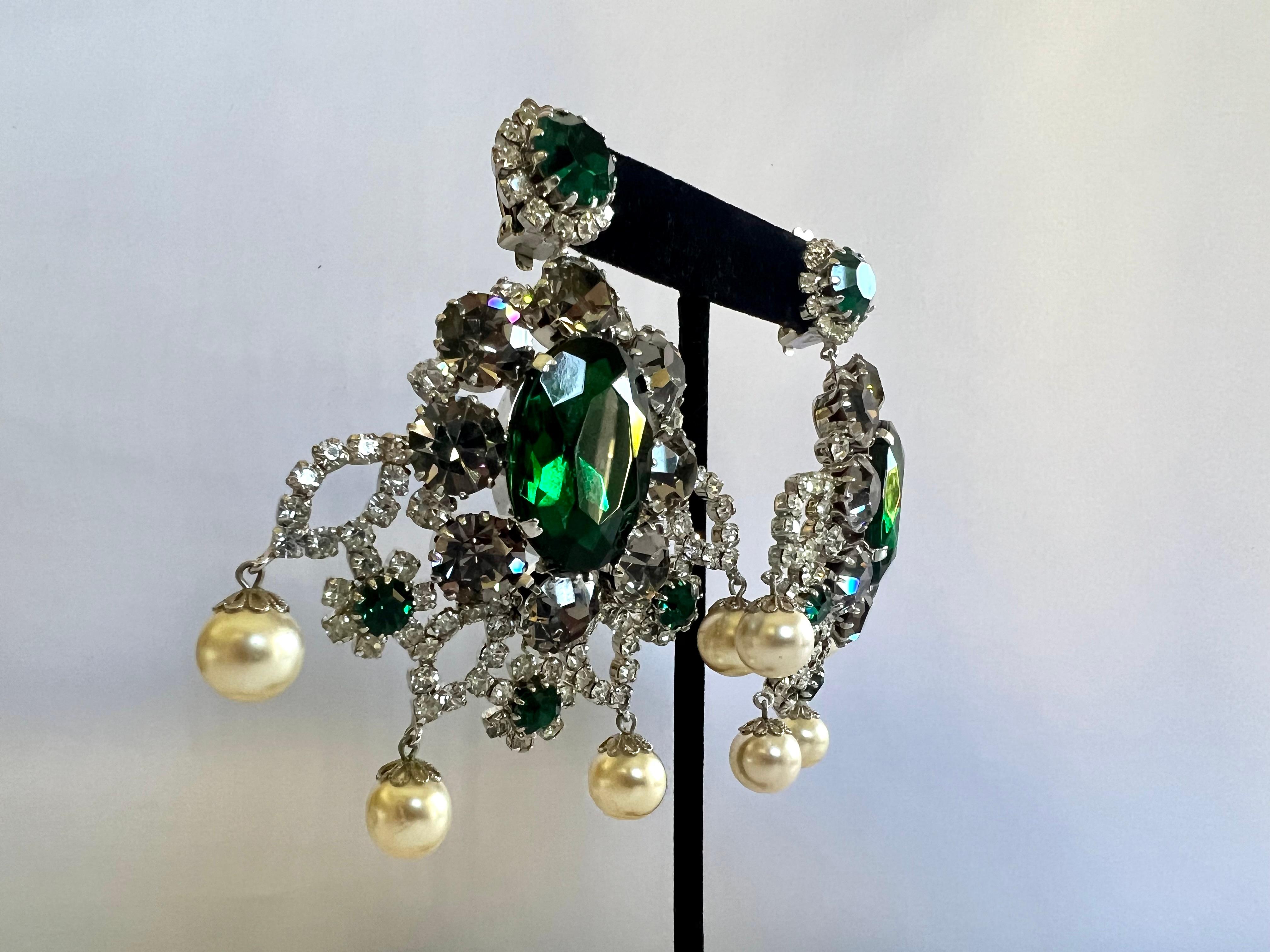 Vintage Max Muller Faux Smaragd und Diamanten Ohrringe  (Kunsthandwerker*in)