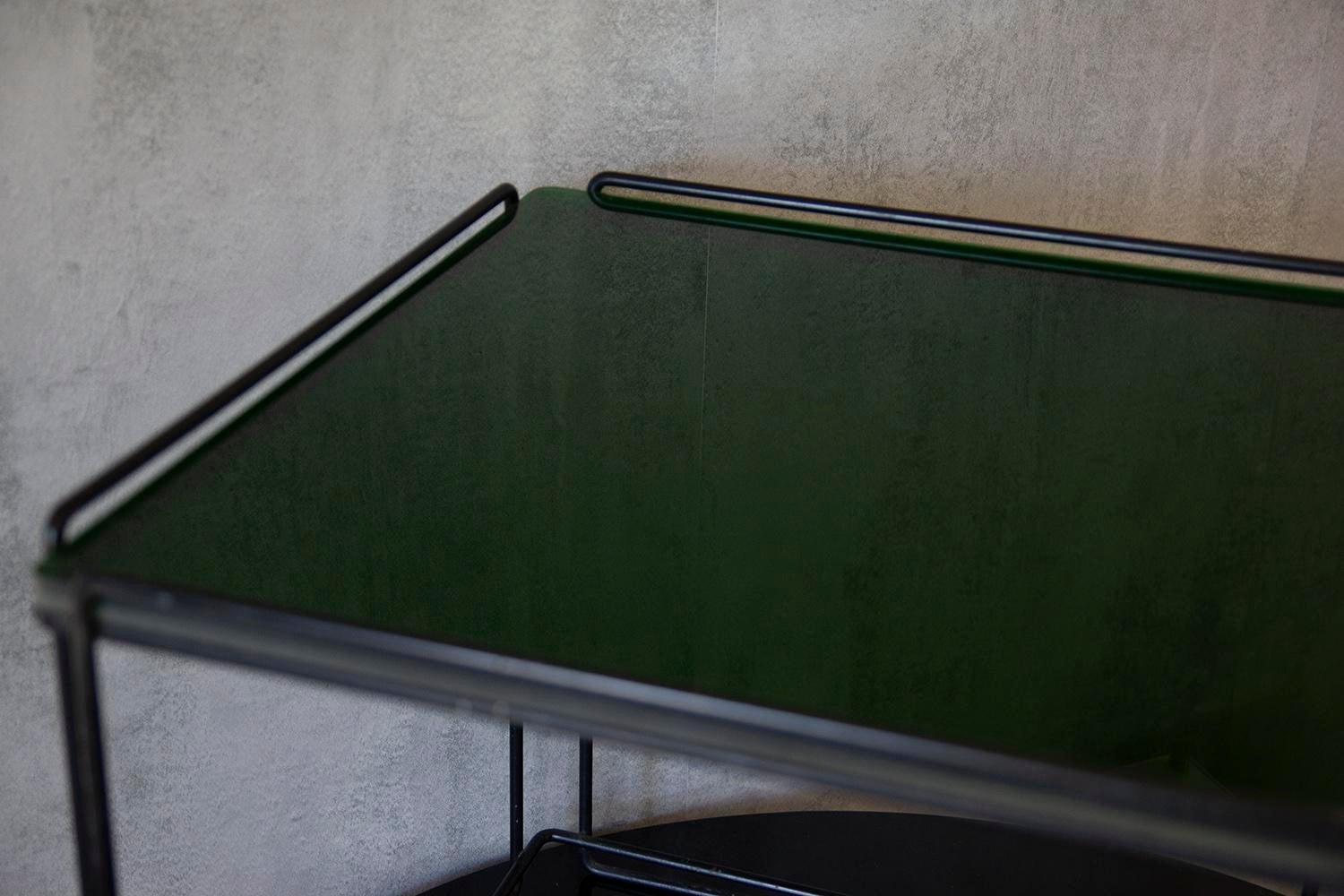Architektonischer Metall-Beistelltisch von Max Sauze im Zustand „Gut“ im Angebot in Los Angeles, CA