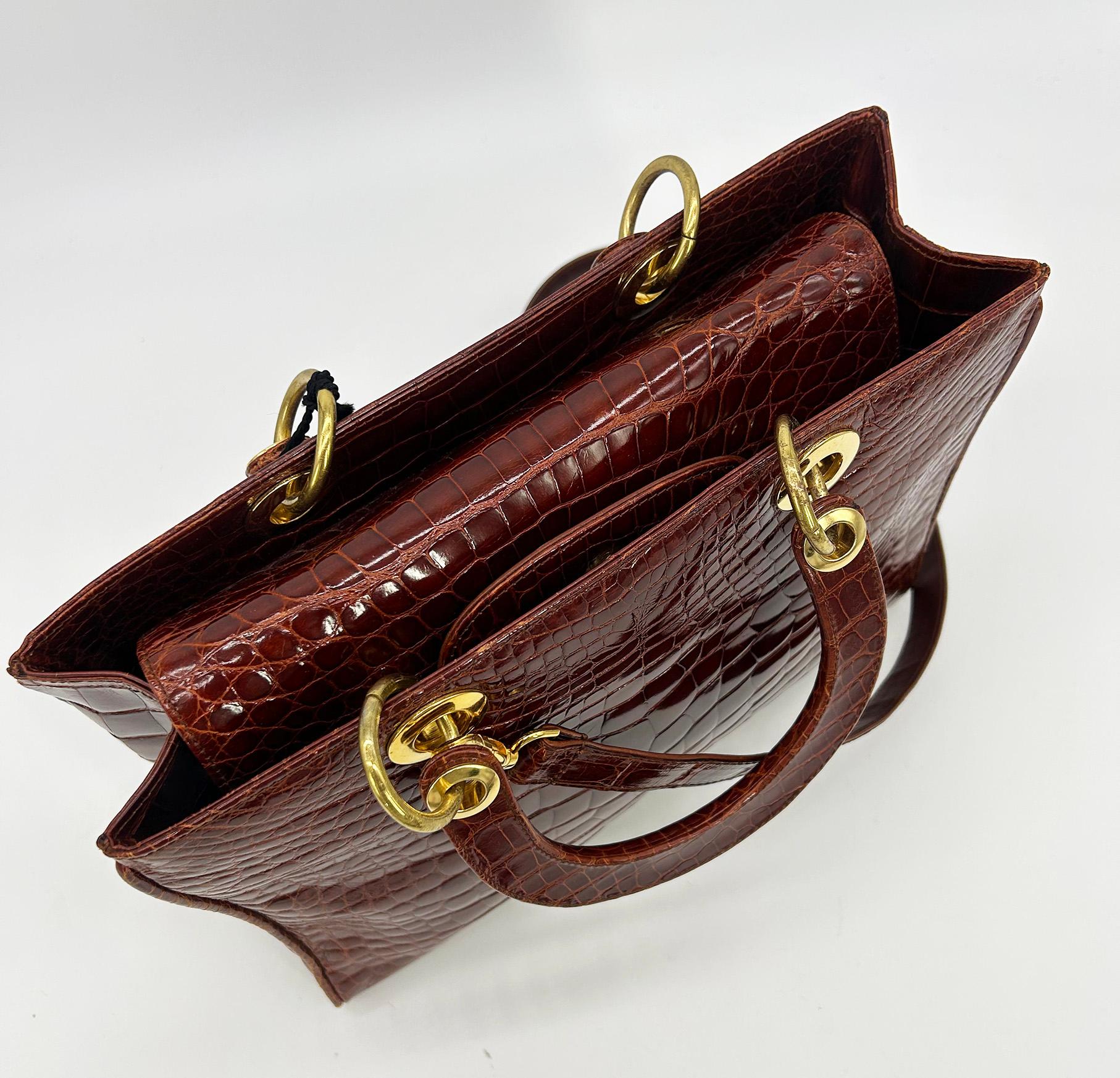 Vintage Maxima für Titti Dell'Acqua Cognac Tan Alligator Top Handle Bag, Vintage im Angebot 2