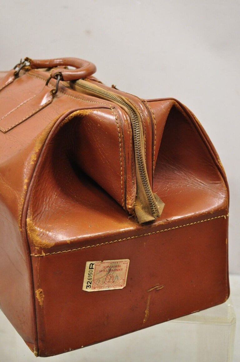 Vintage Maximillion Brown Leather Doctors Medical Bag Carry on Luggage