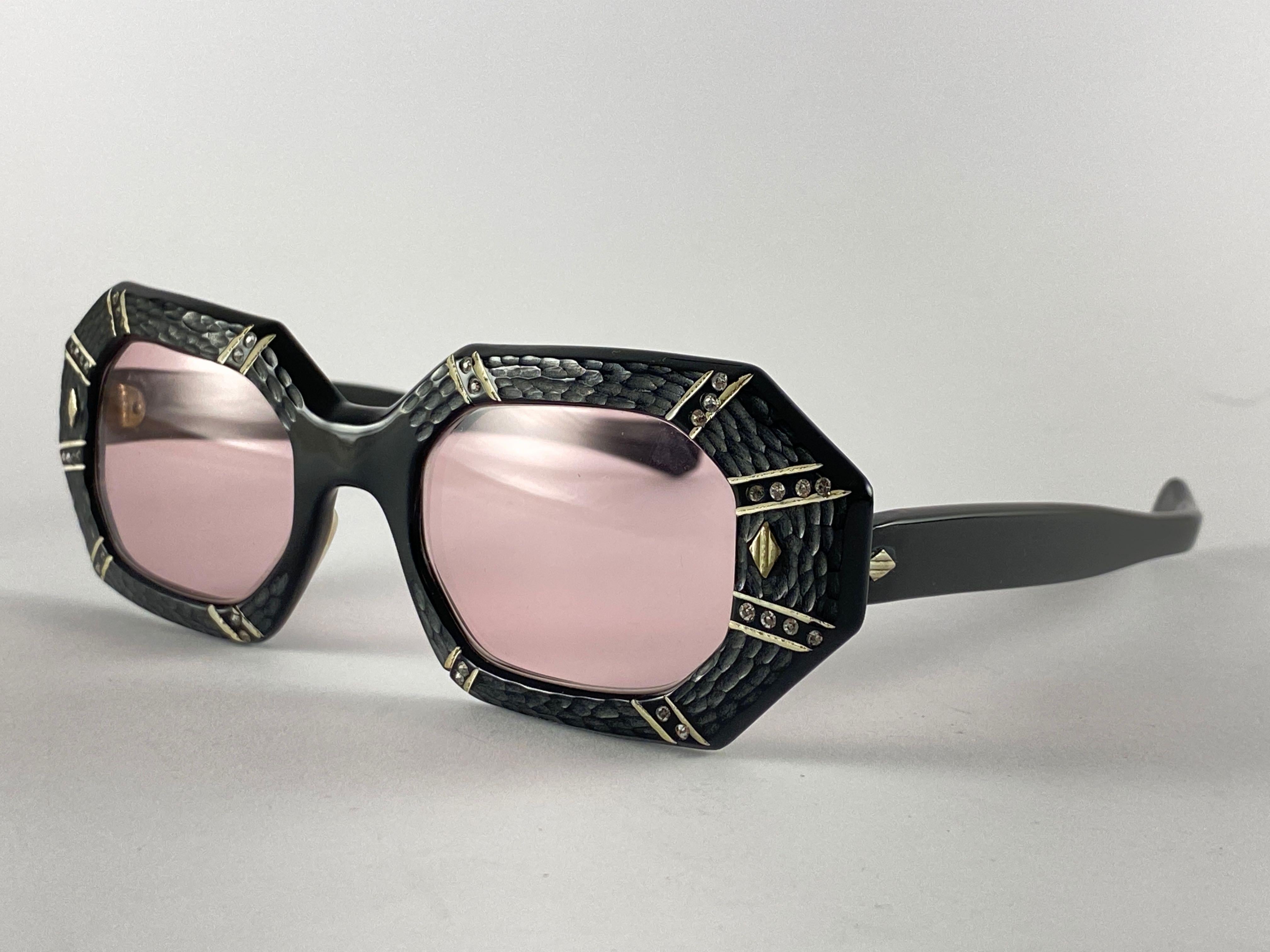 Lunettes de soleil vintage noires et blanches « » May, fabriquées aux États-Unis, années 1980 Neuf - En vente à Baleares, Baleares